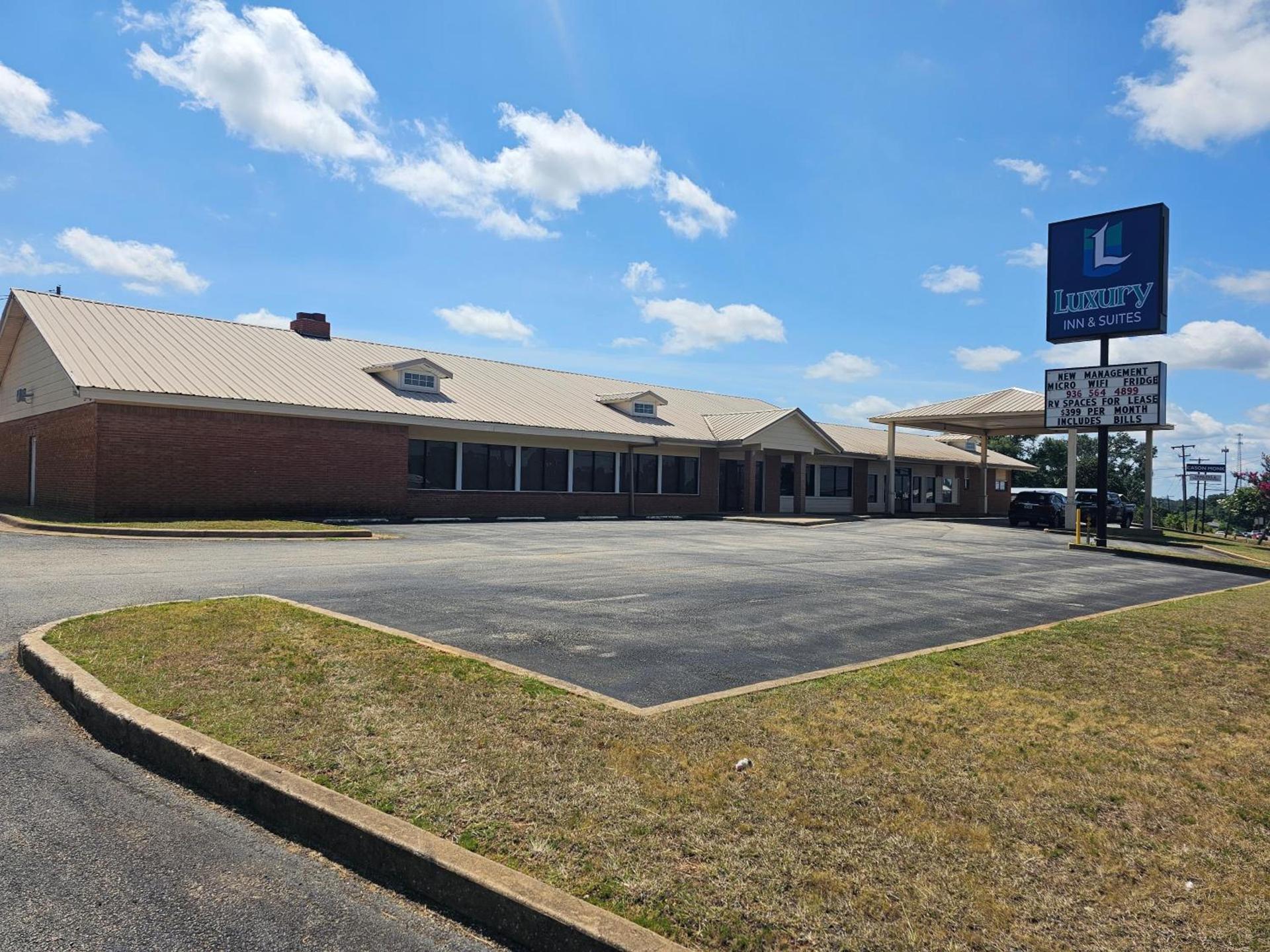 Luxury Inn & Suites and RV photo 12