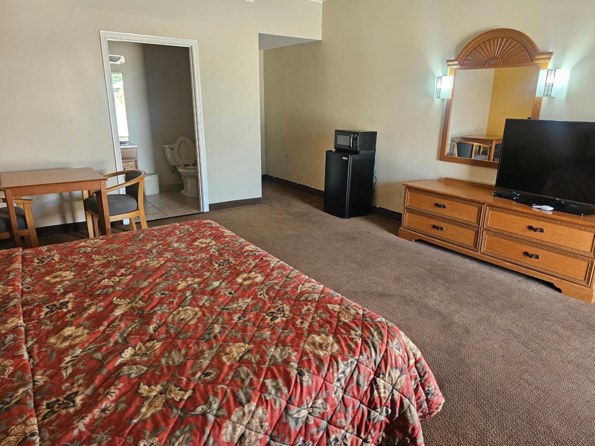 Luxury Inn & Suites and RV photo 14