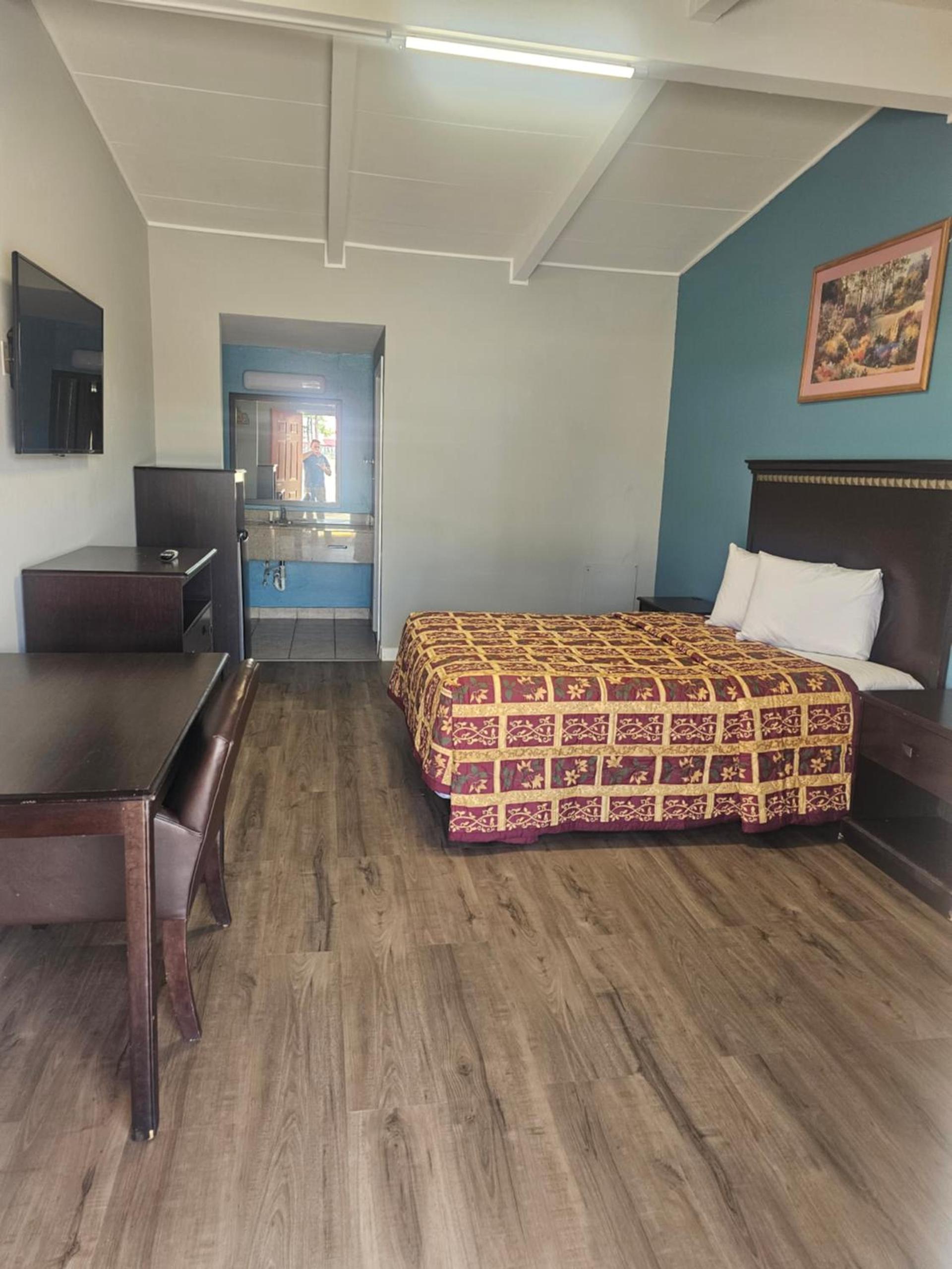Luxury Inn & Suites and RV photo 15