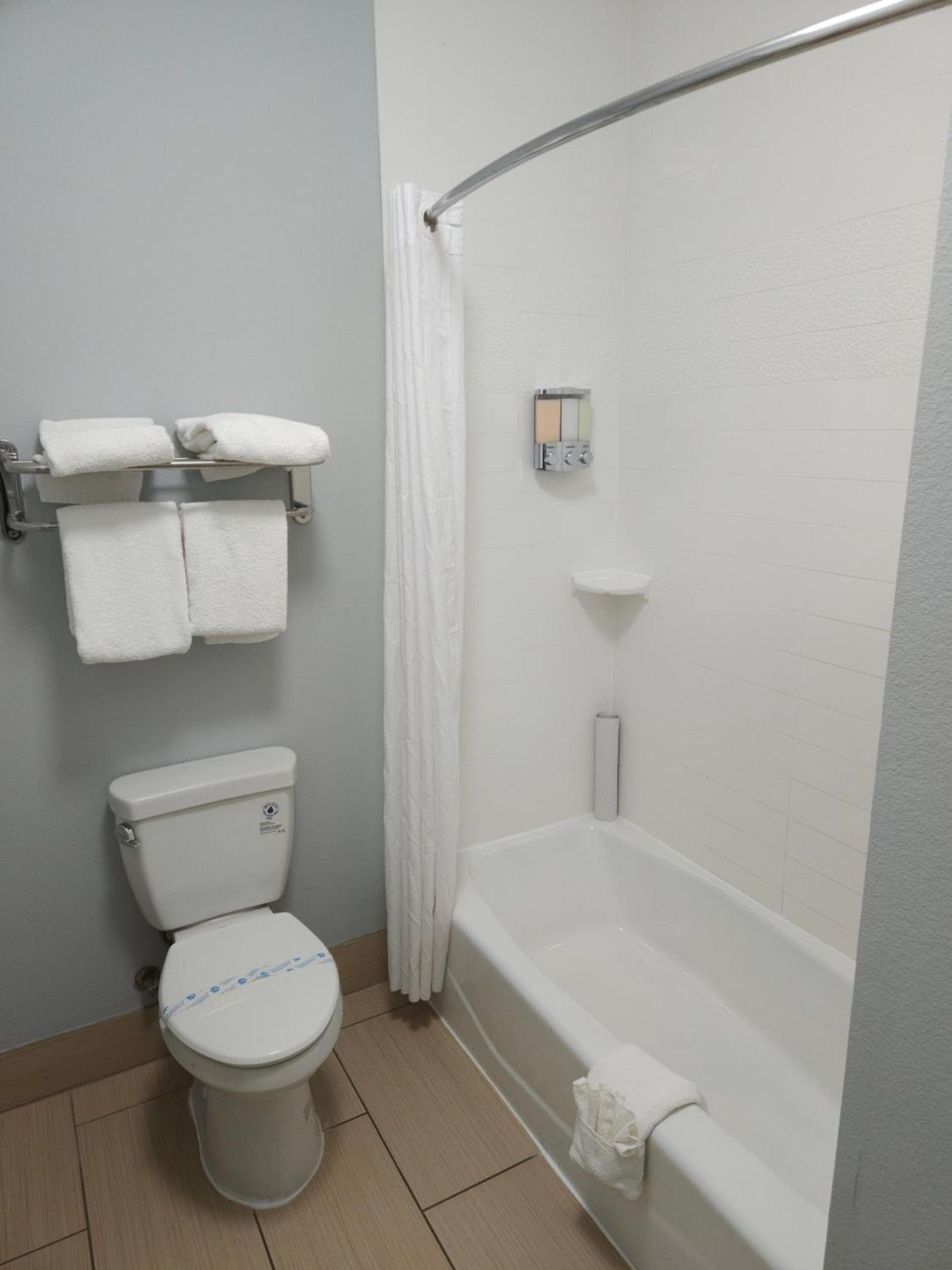 Executive Inn and Suites Tyler photo 14