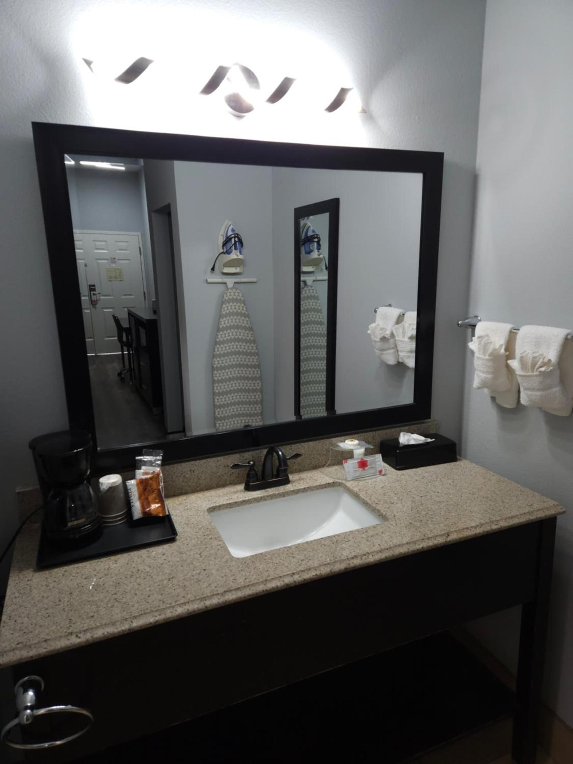 Executive Inn and Suites Tyler photo 16