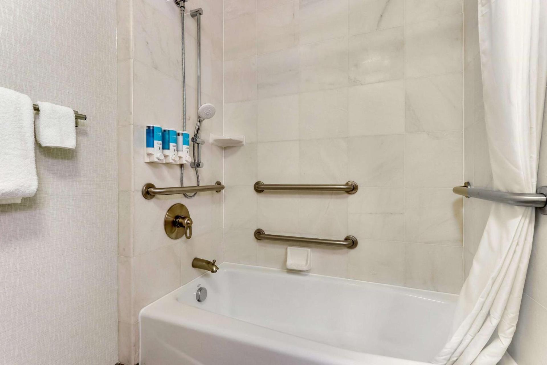 Drury Inn & Suites Sikeston photo 16