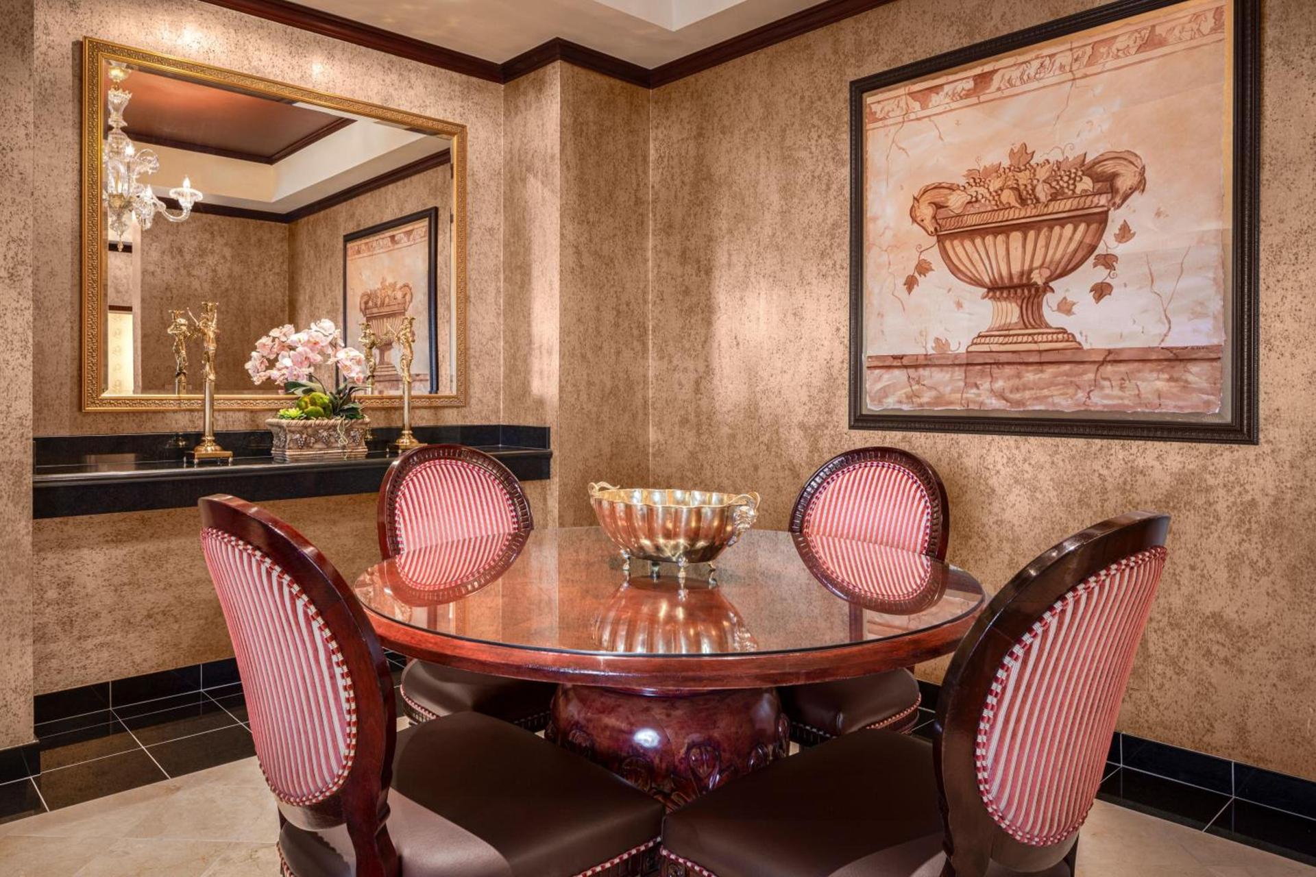 Silver Legacy Reno, A Caesars Destination photo 89