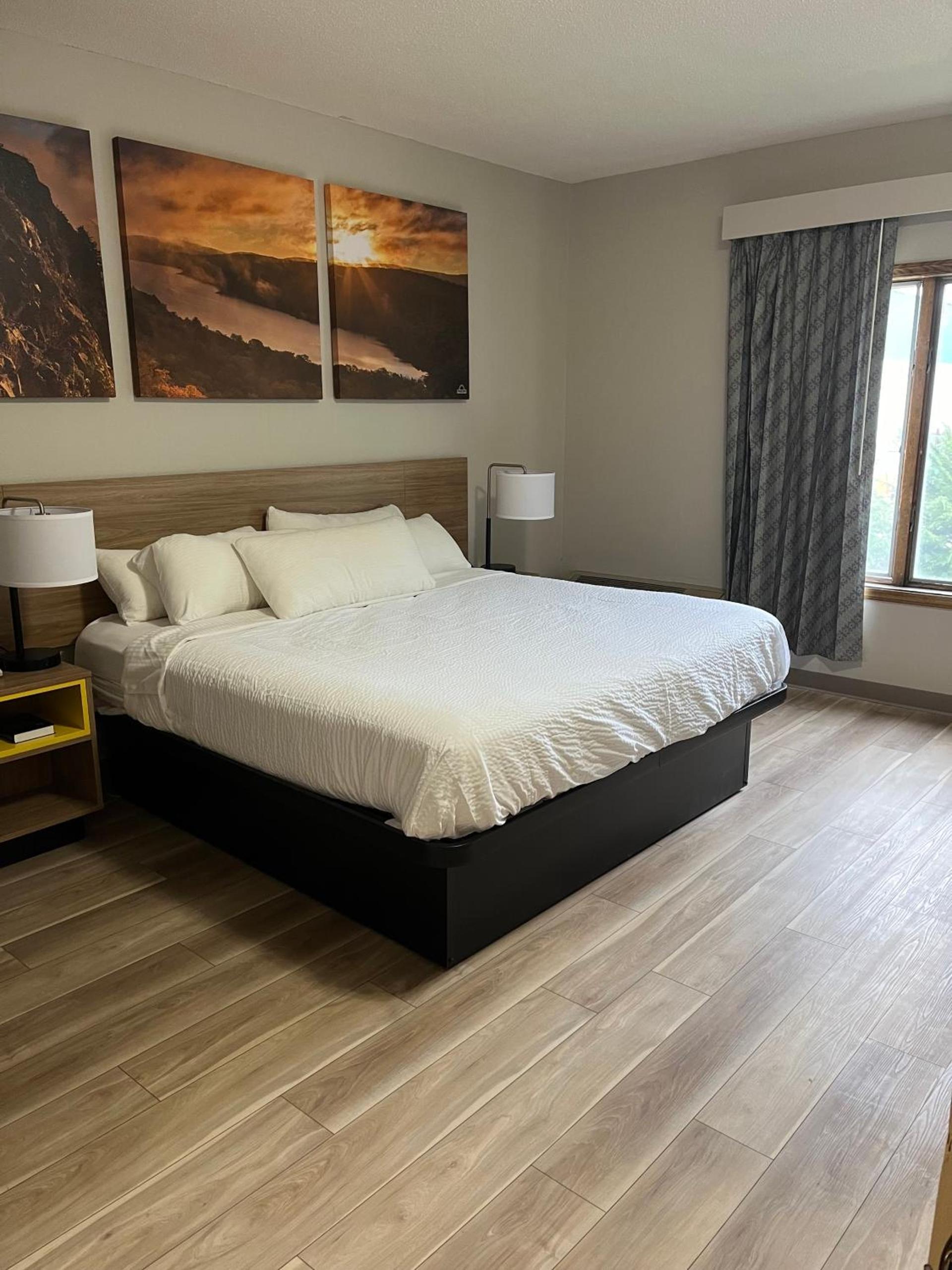 Days Inn by Wyndham Hutchinson photo 31