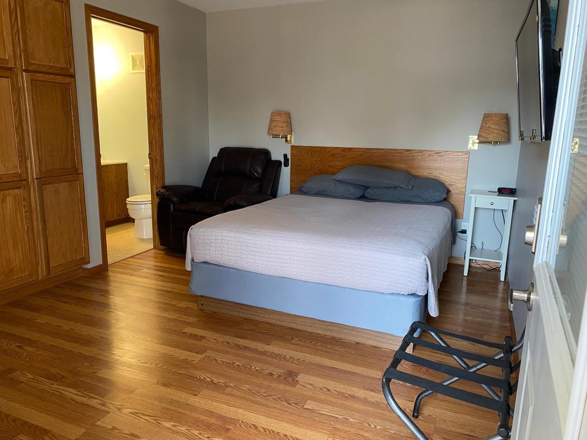 Logan Rooms Motel photo 3