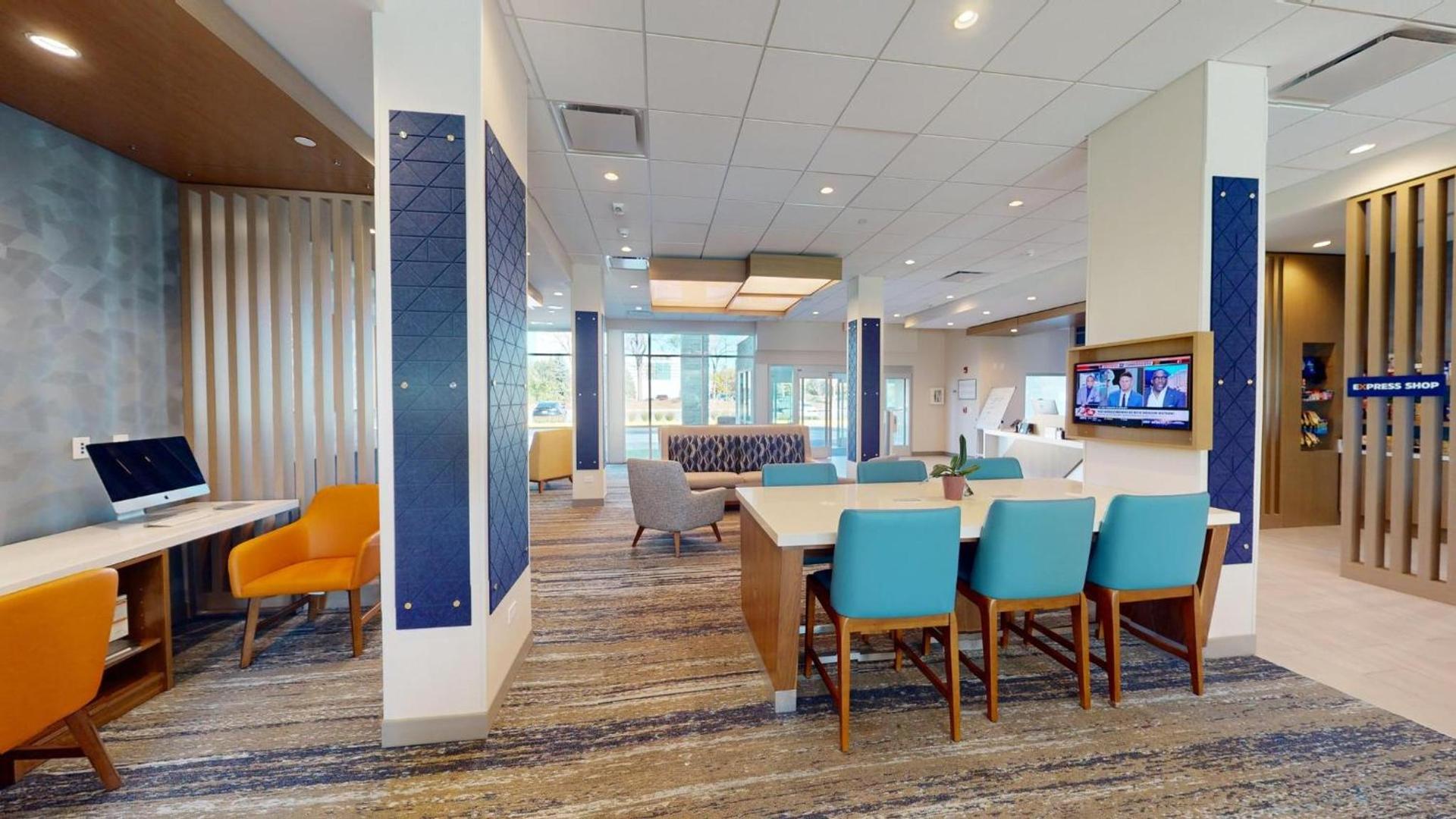 Holiday Inn Express & Suites Chicago Schaumburg, an IHG Hotel photo 50