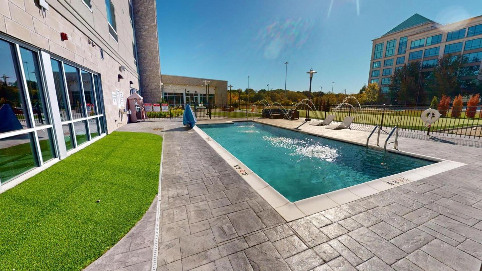 Holiday Inn Express & Suites Chicago Schaumburg, an IHG Hotel photo 63