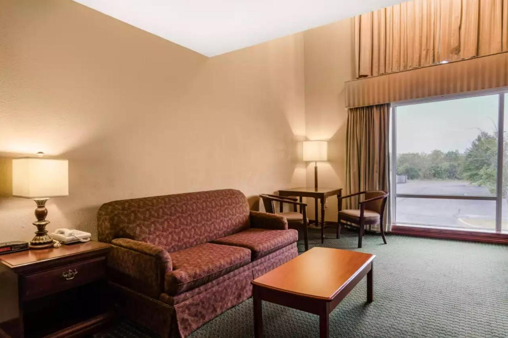 Precious Hotel photo 4
