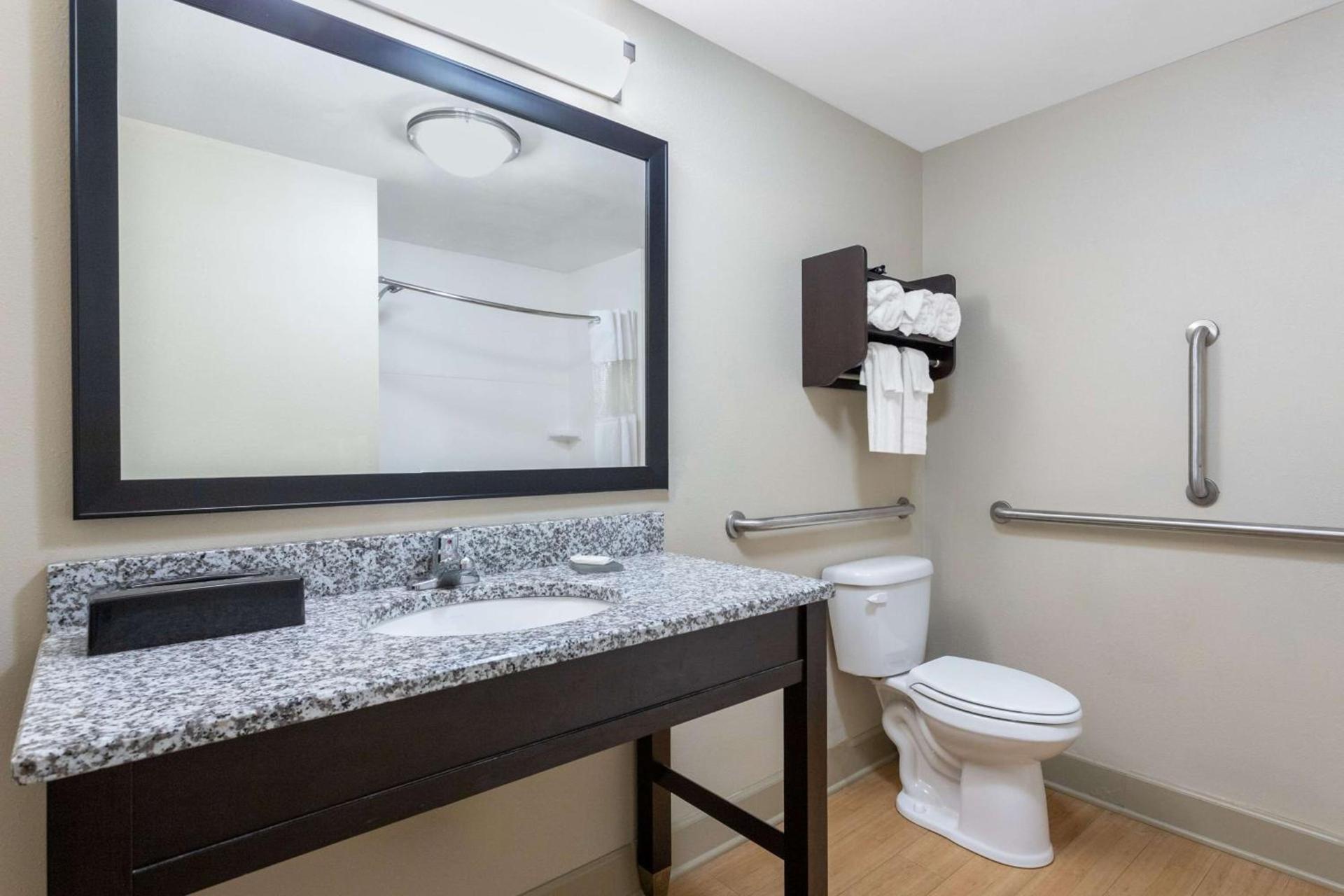 La Quinta by Wyndham Ocean City photo 14