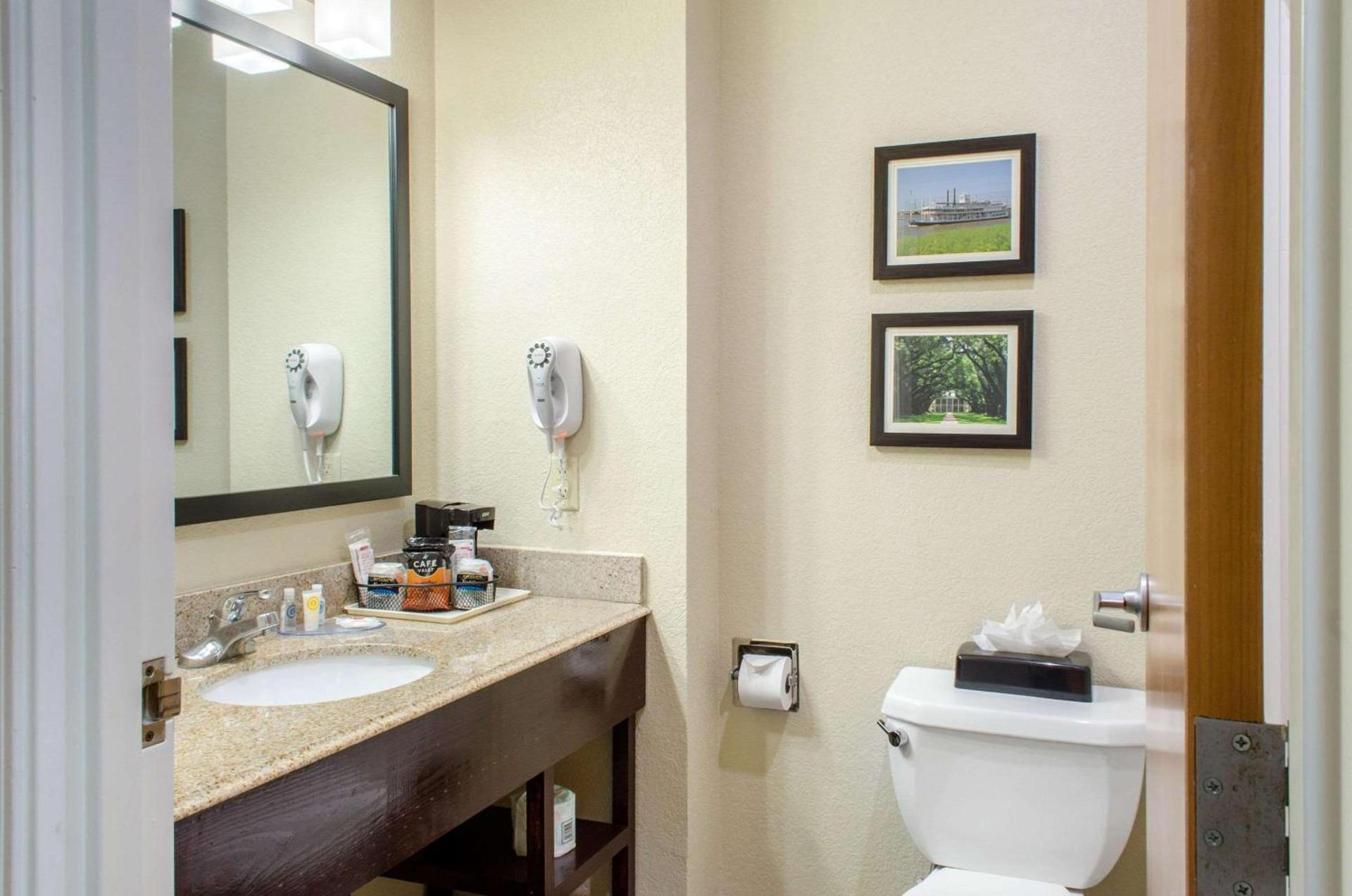 Comfort Inn & Suites Covington - Mandeville photo 10
