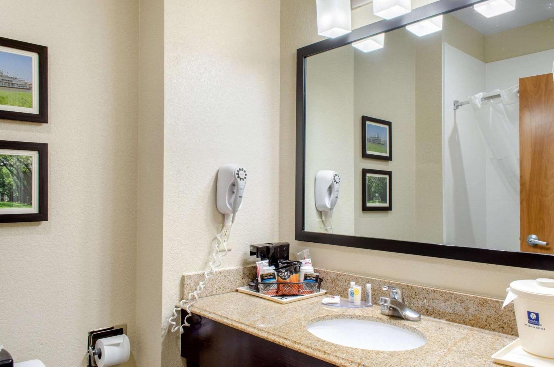 Comfort Inn & Suites Covington - Mandeville photo 11