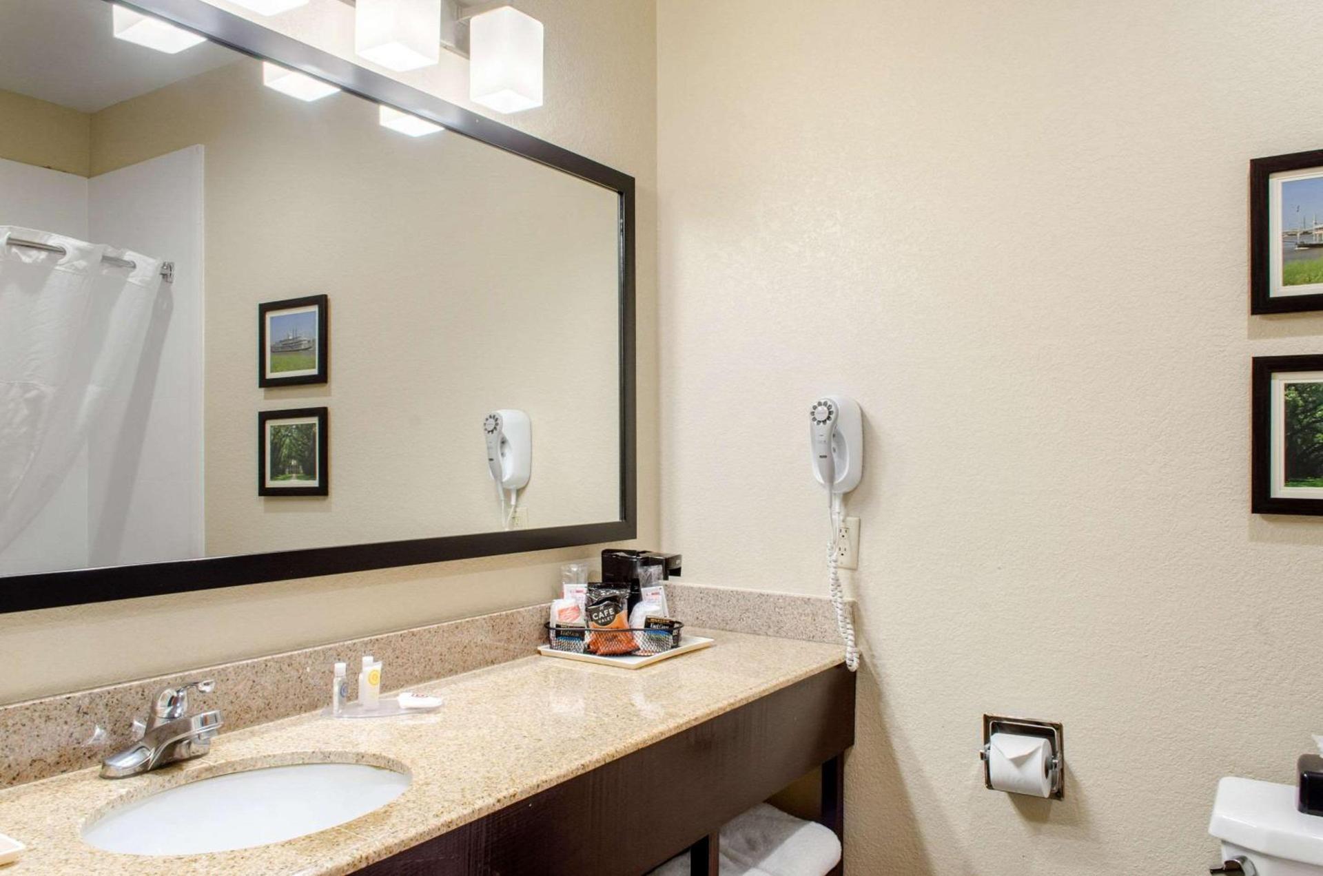 Comfort Inn & Suites Covington - Mandeville photo 14