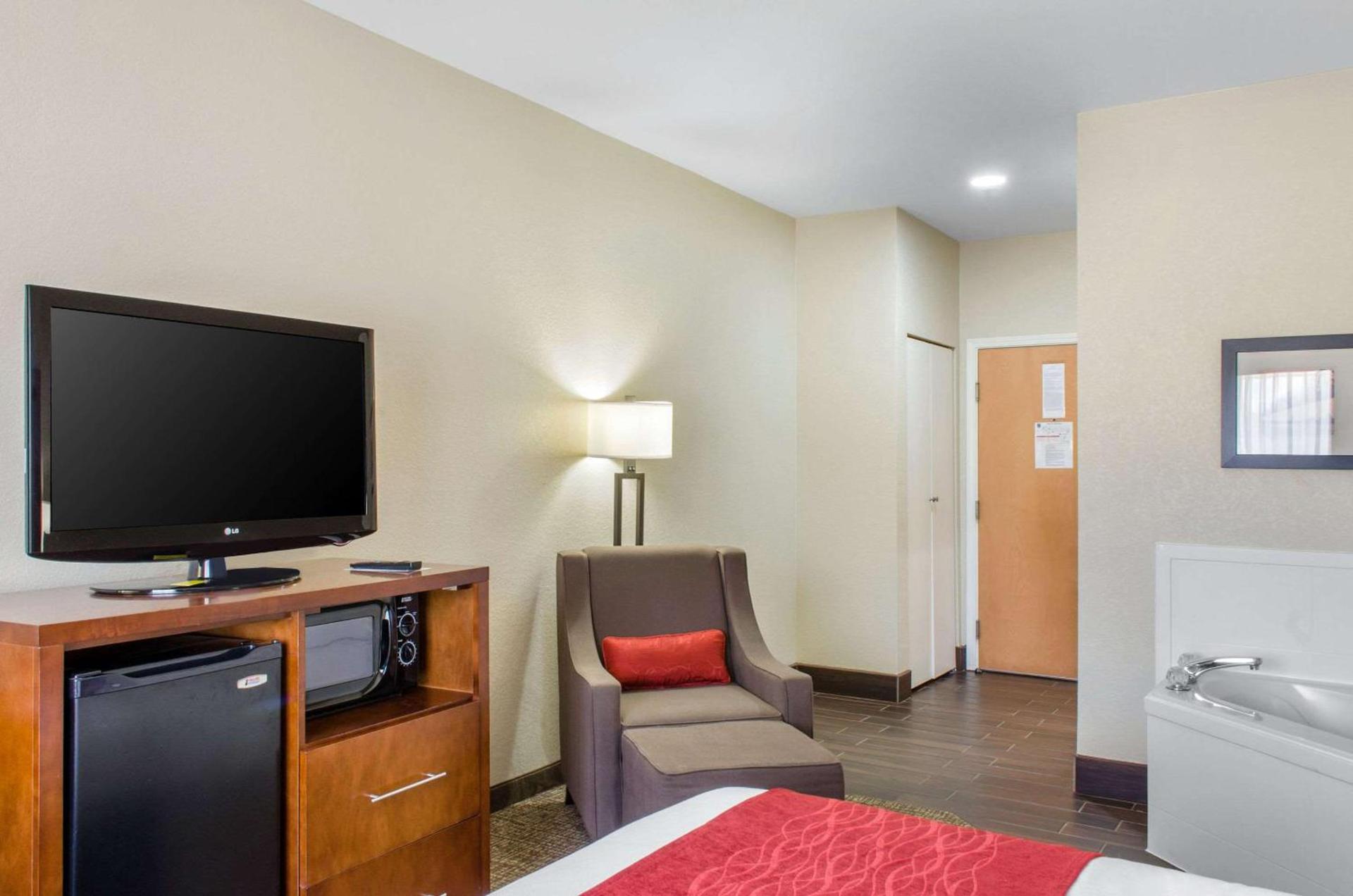 Comfort Inn & Suites Covington - Mandeville photo 21