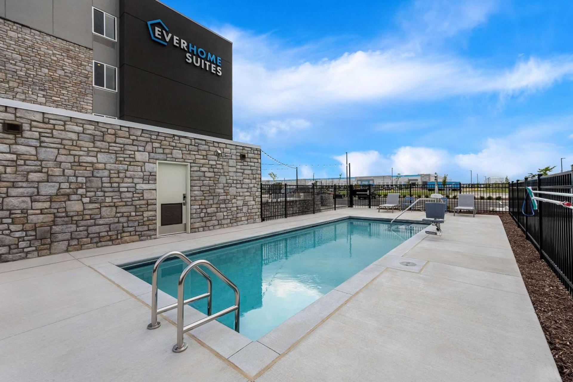 Everhome Suites Fayetteville near Fort Bragg photo 14