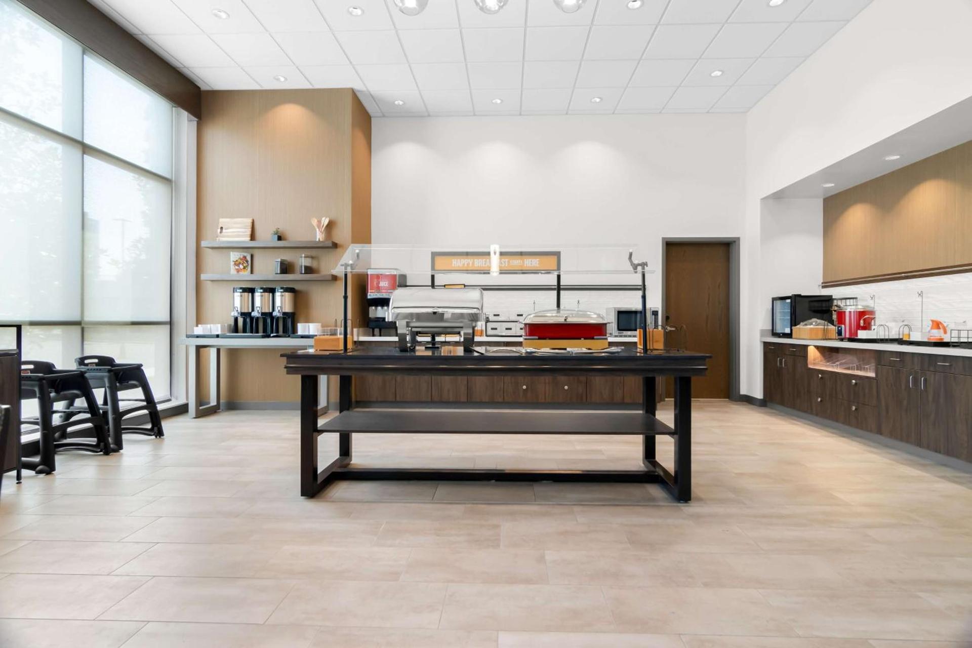 Hampton Inn & Suites Chicago Medical District Uic photo 16