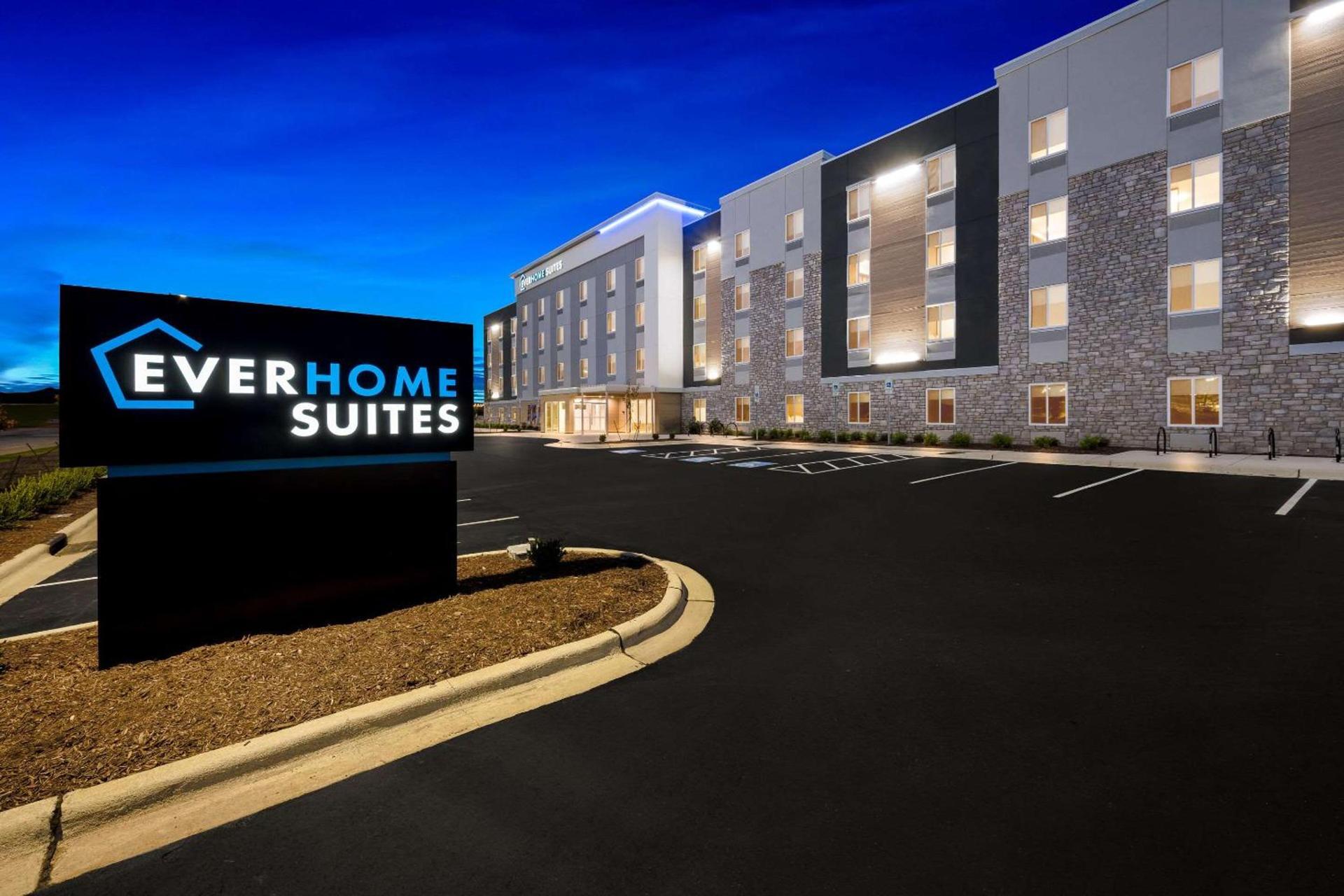 Everhome Suites Fayetteville near Fort Bragg photo 4
