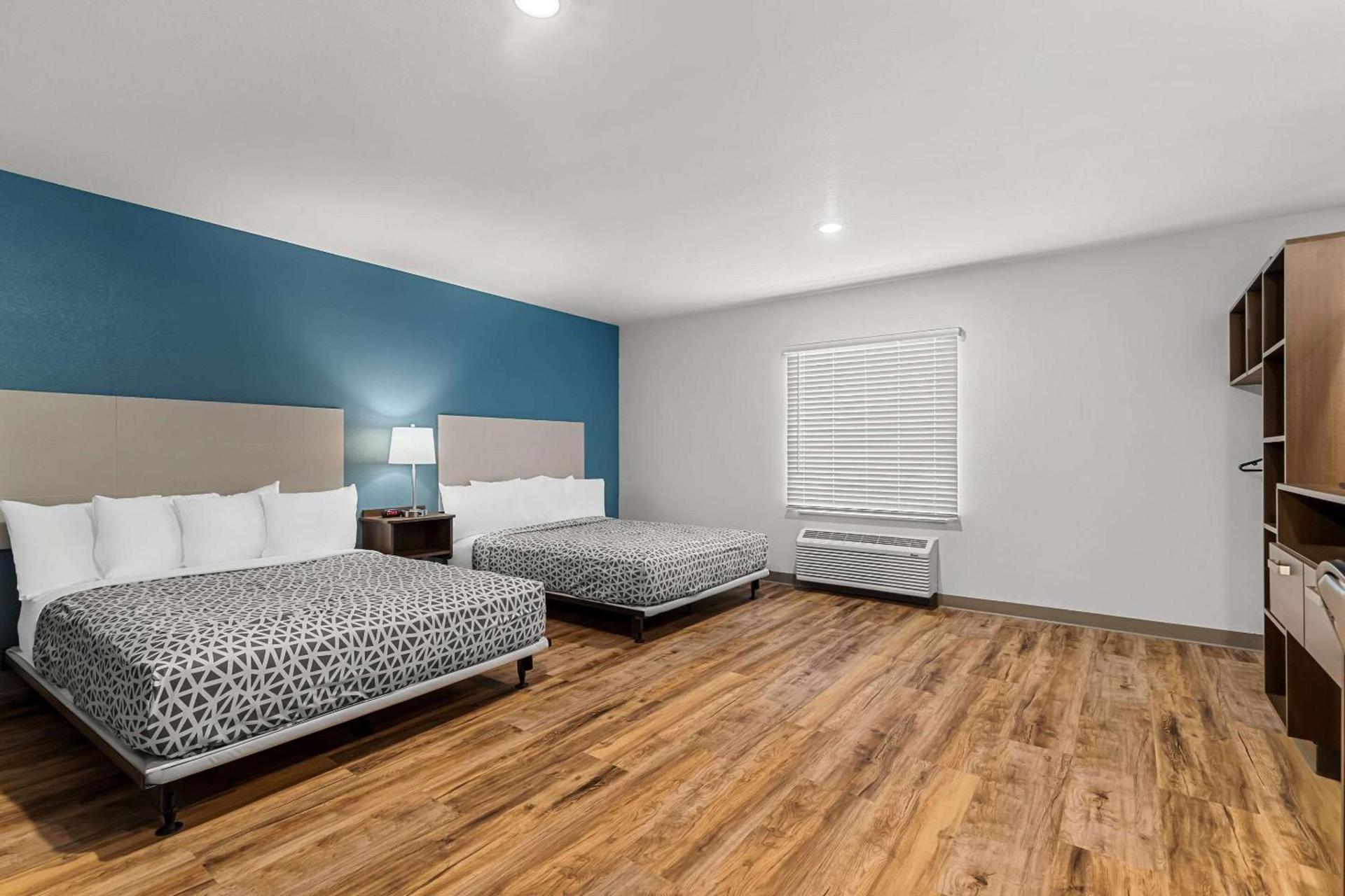 WoodSpring Suites Corona photo 13