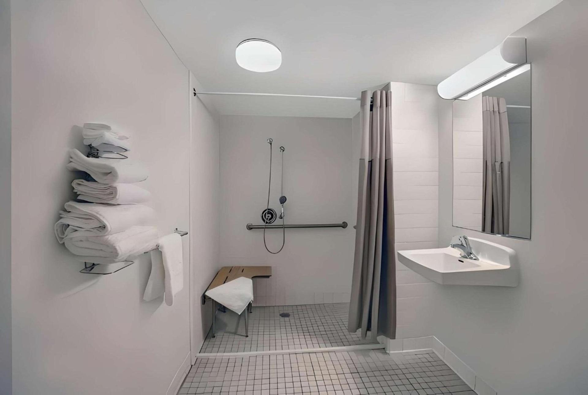 Park Inn by Radisson, Livermore photo 5
