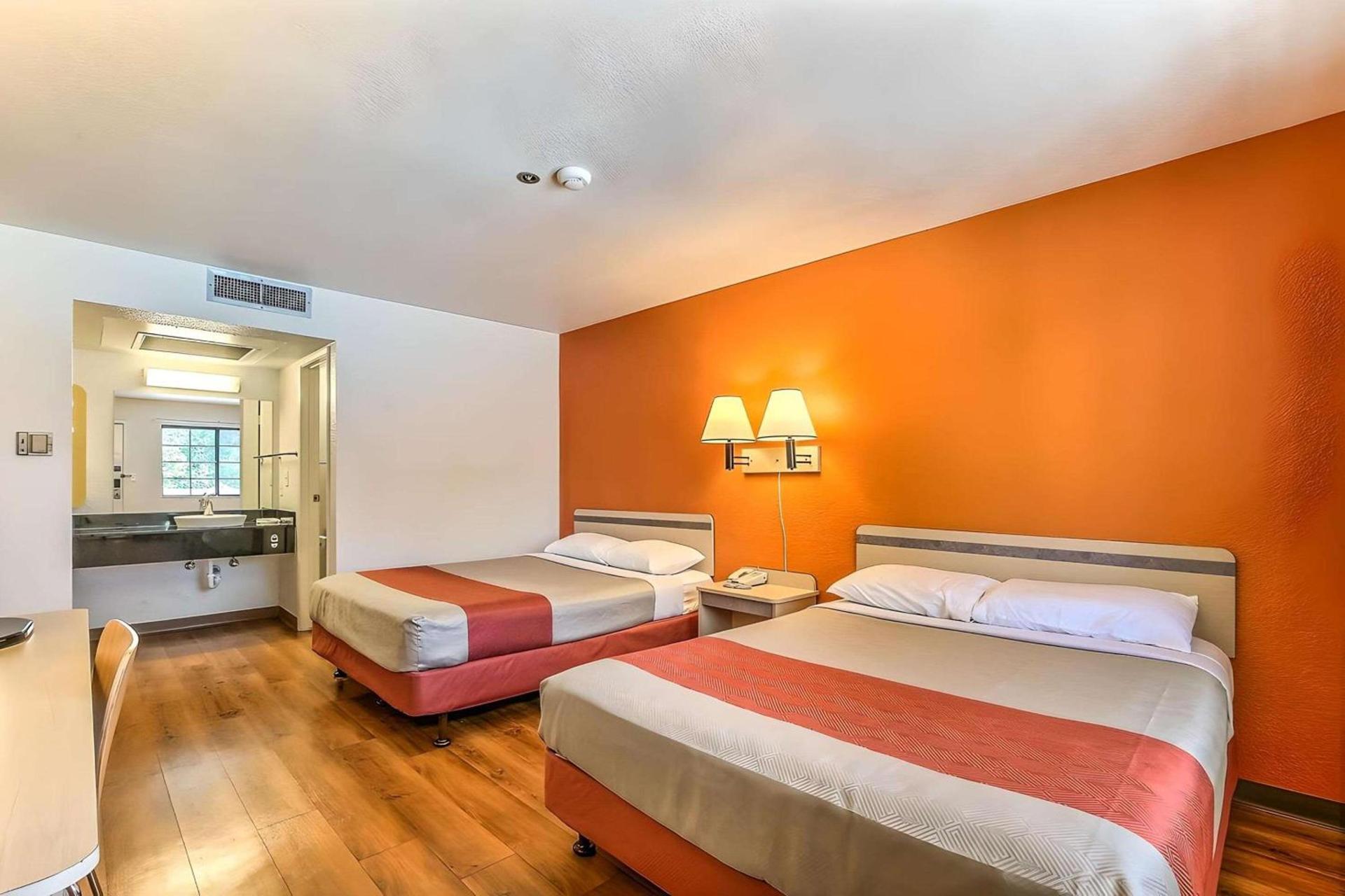 Park Inn by Radisson, Livermore photo 3
