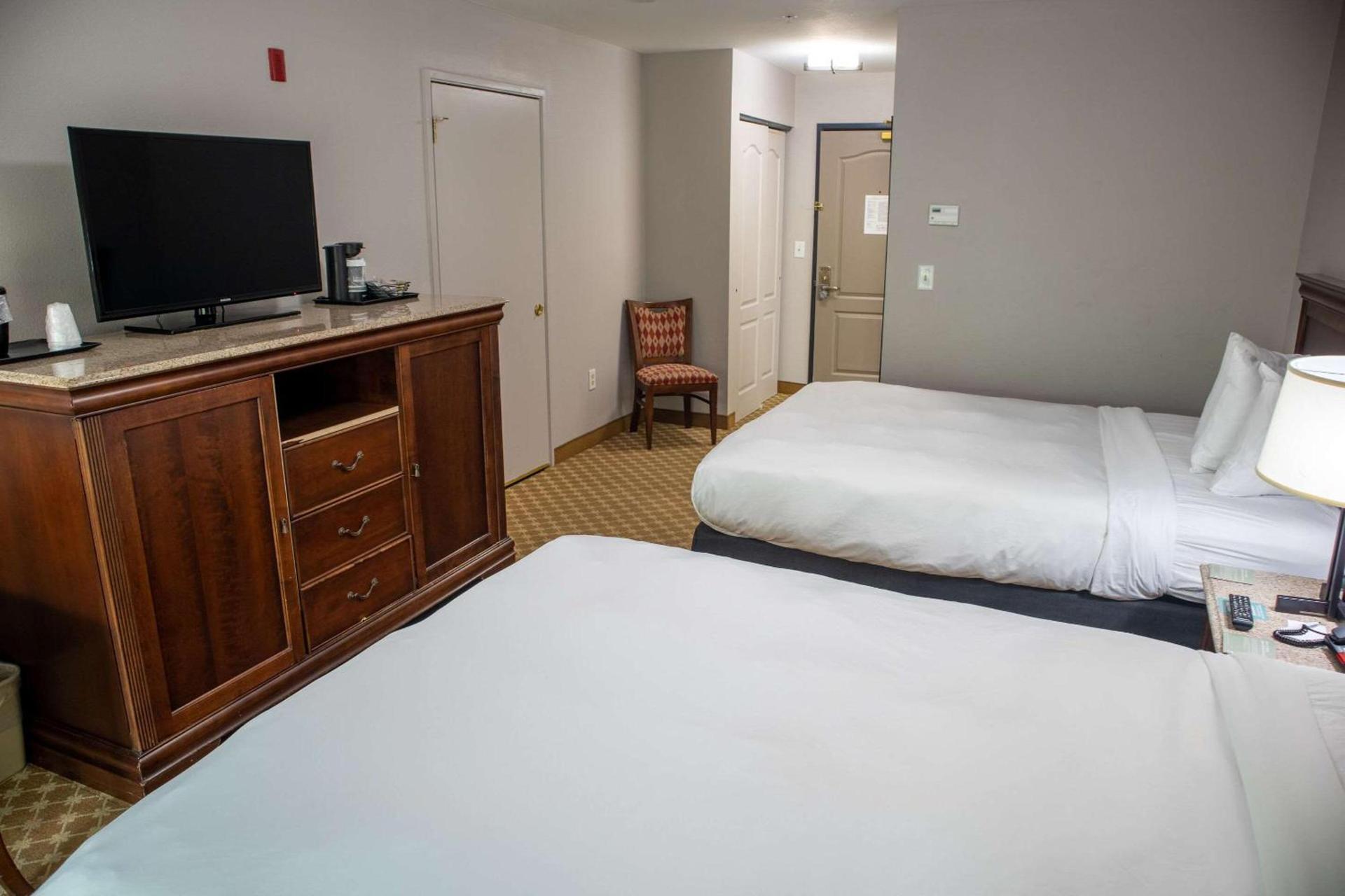 Country Inn & Suites by Radisson, Wilmington, NC photo 17