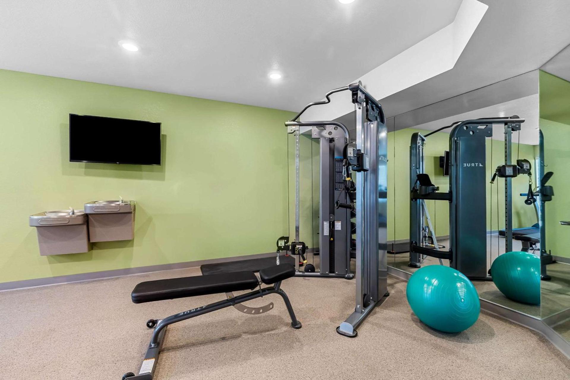 WoodSpring Suites Corona photo 15