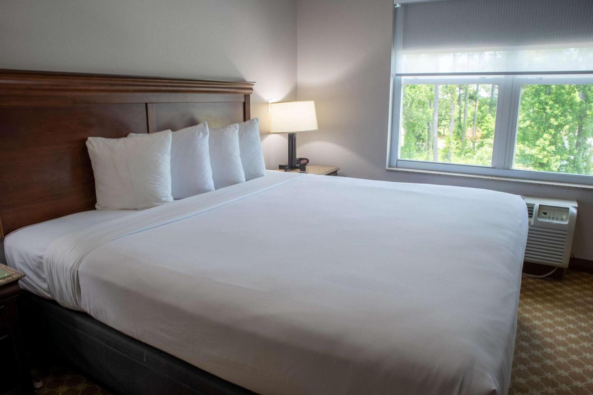 Country Inn & Suites by Radisson, Wilmington, NC photo 24