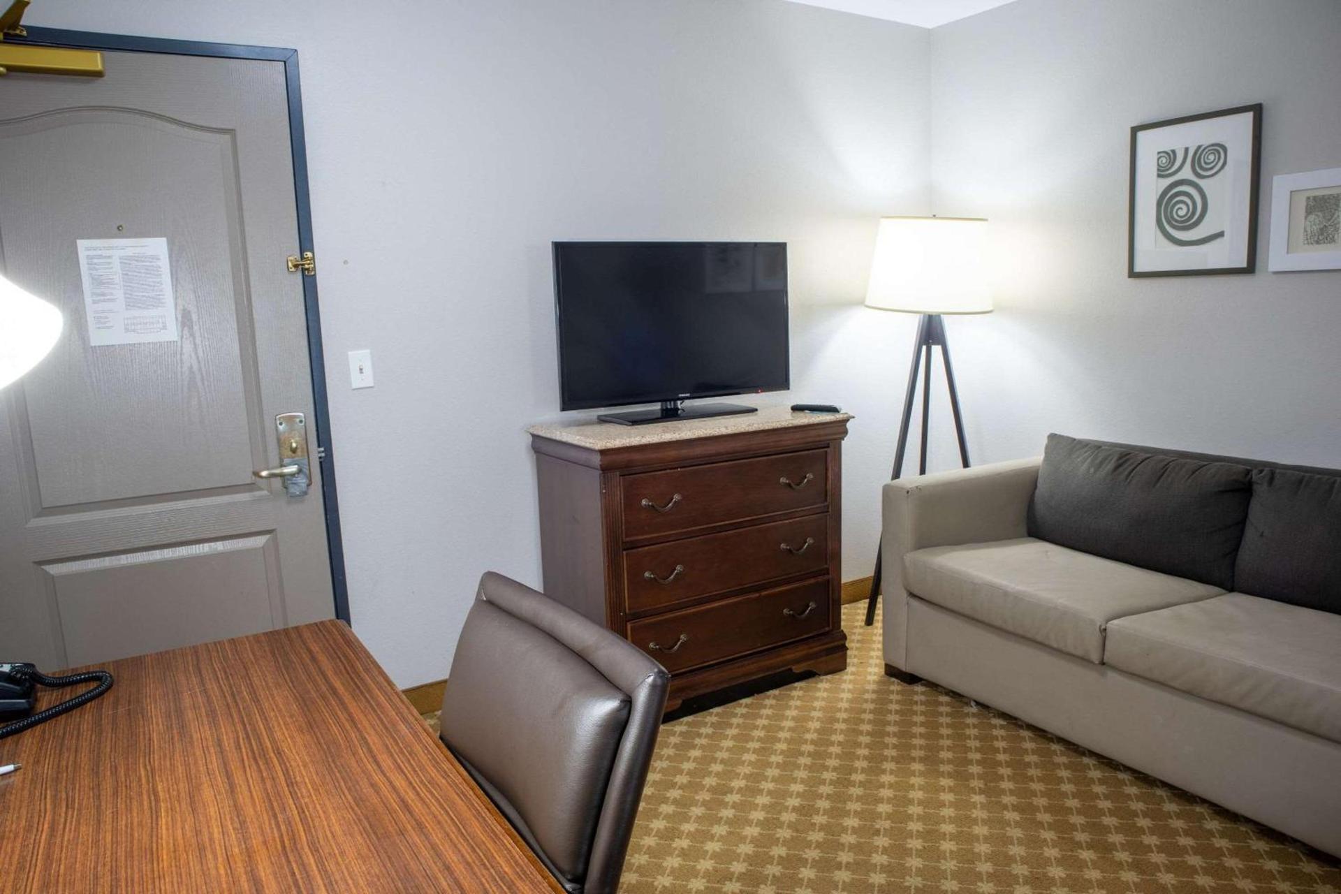 Country Inn & Suites by Radisson, Wilmington, NC photo 28