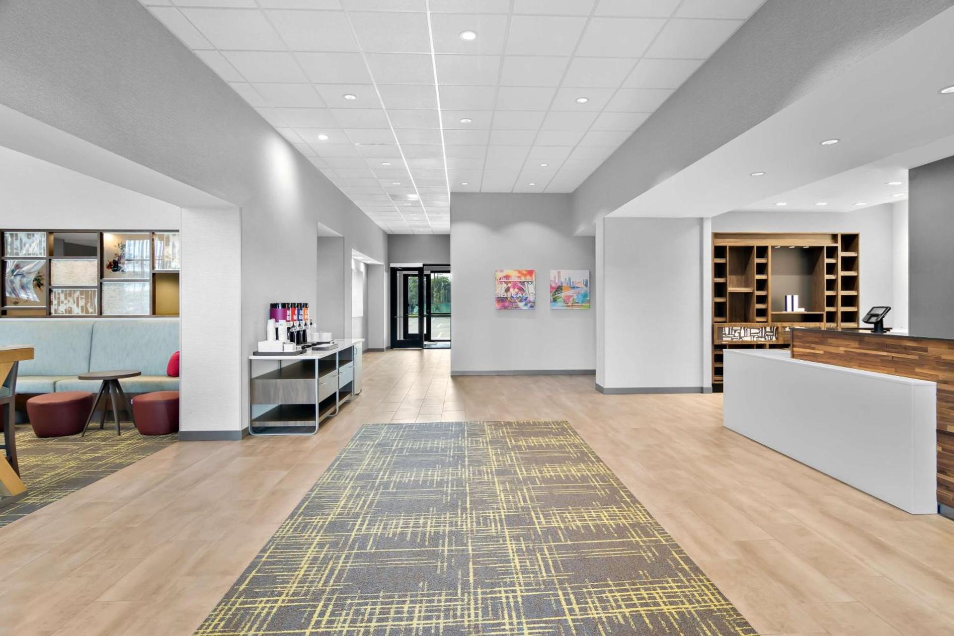 Hampton Inn & Suites Chicago Medical District Uic photo 2