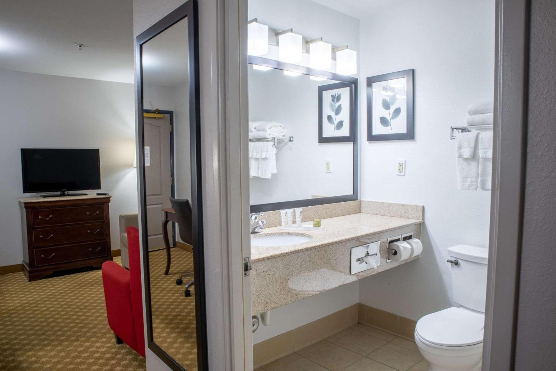 Country Inn & Suites by Radisson, Wilmington, NC photo 20