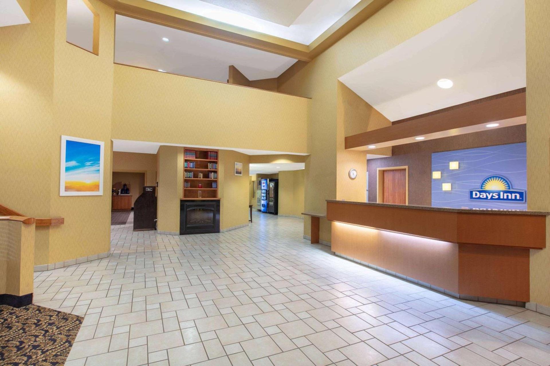 Days Inn by Wyndham Tulsa Central photo 3