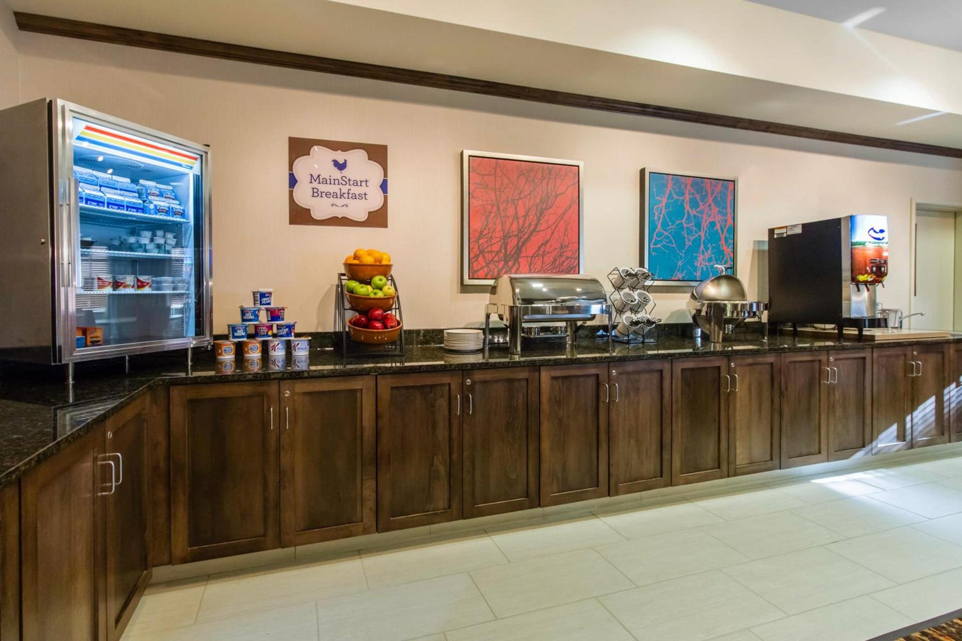 MainStay Suites Watford City - Event Center photo 17