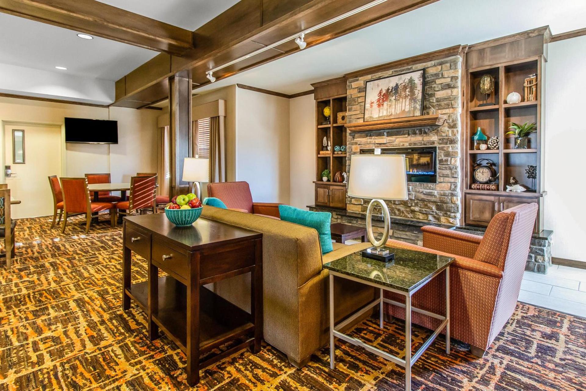 MainStay Suites Watford City - Event Center photo 20