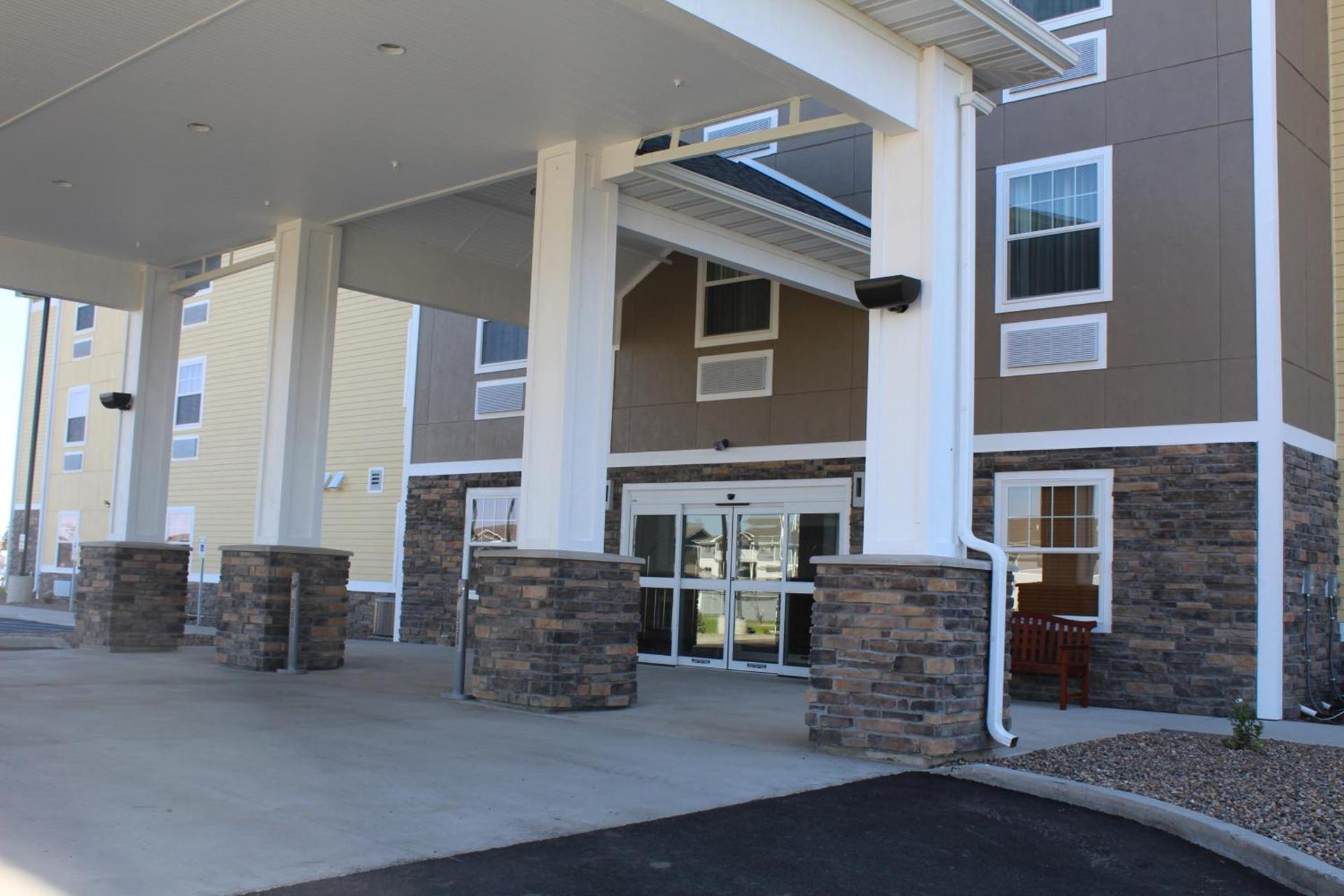 MainStay Suites Watford City - Event Center photo 9