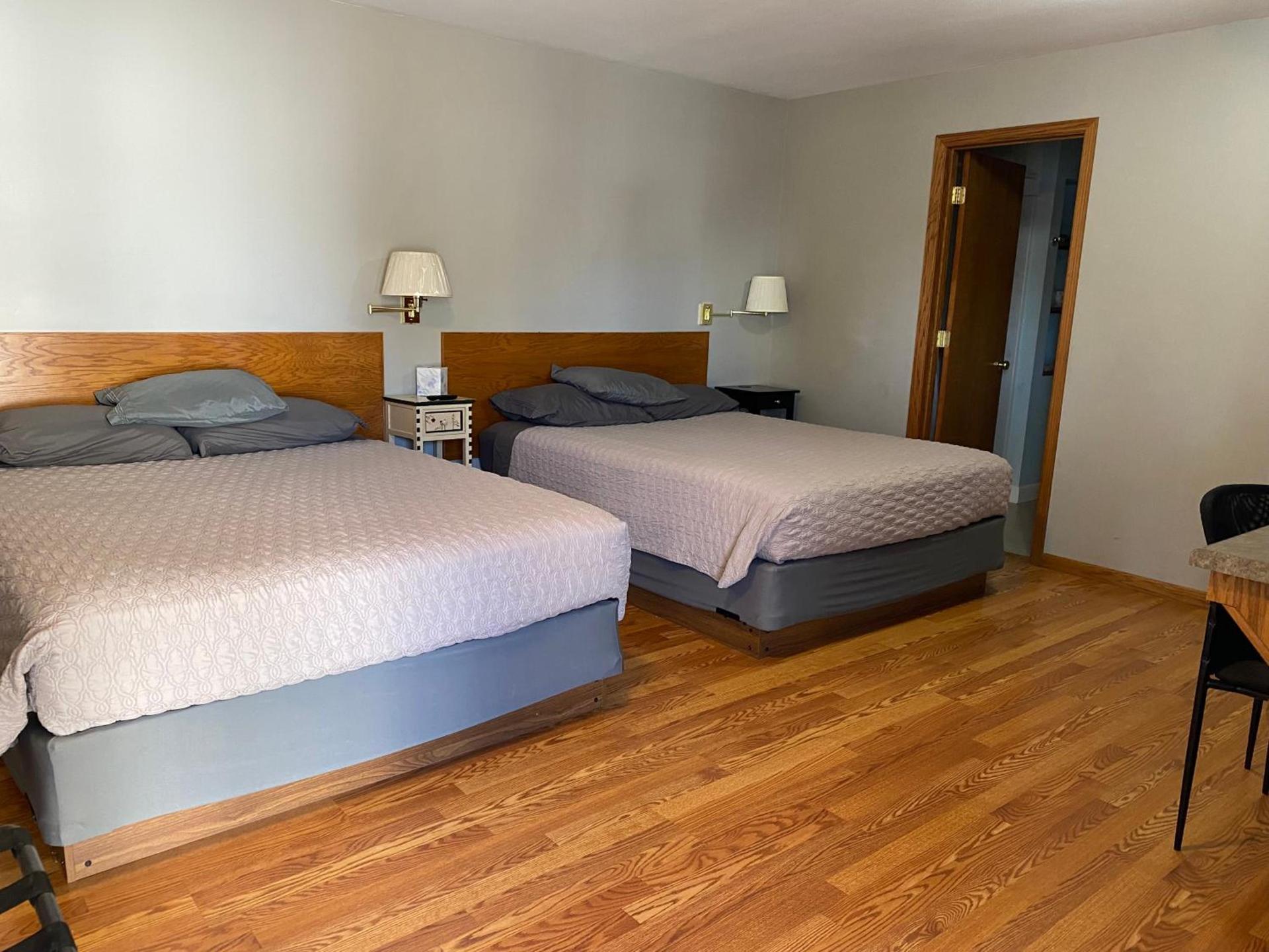 Logan Rooms Motel photo 6