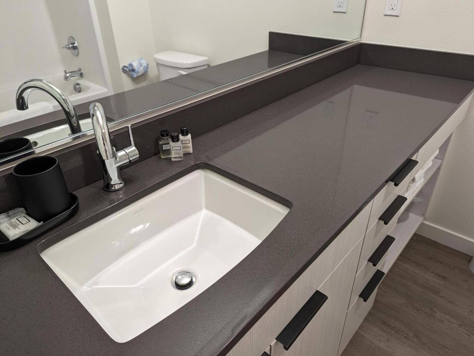 Marina Square Suites photo 30