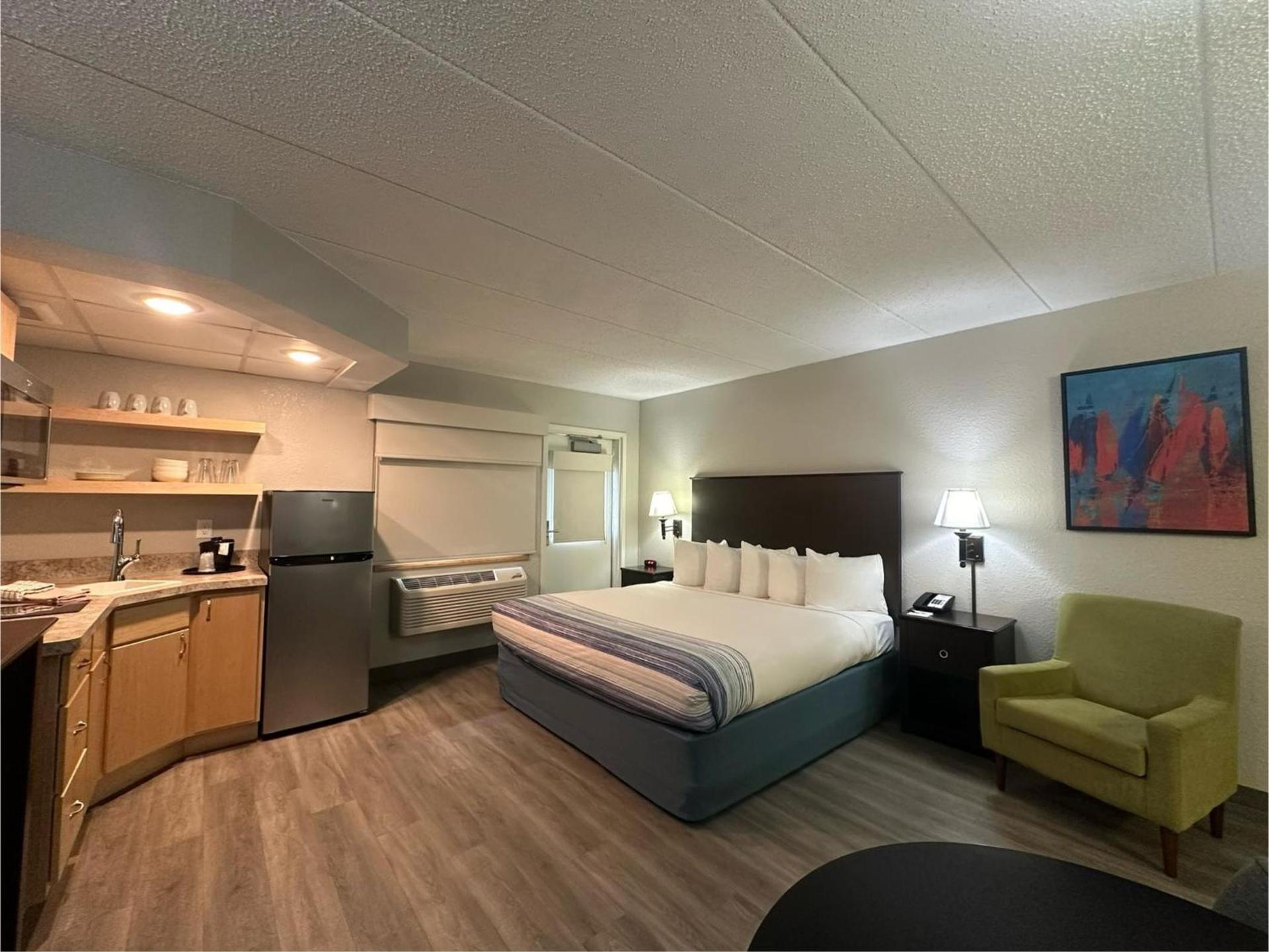 AmericInn by Wyndham Menominee photo 25