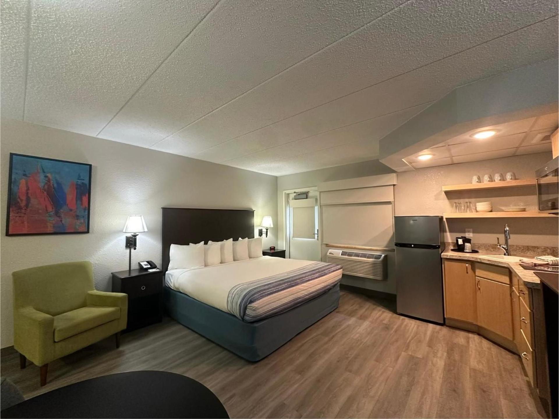 AmericInn by Wyndham Menominee photo 29