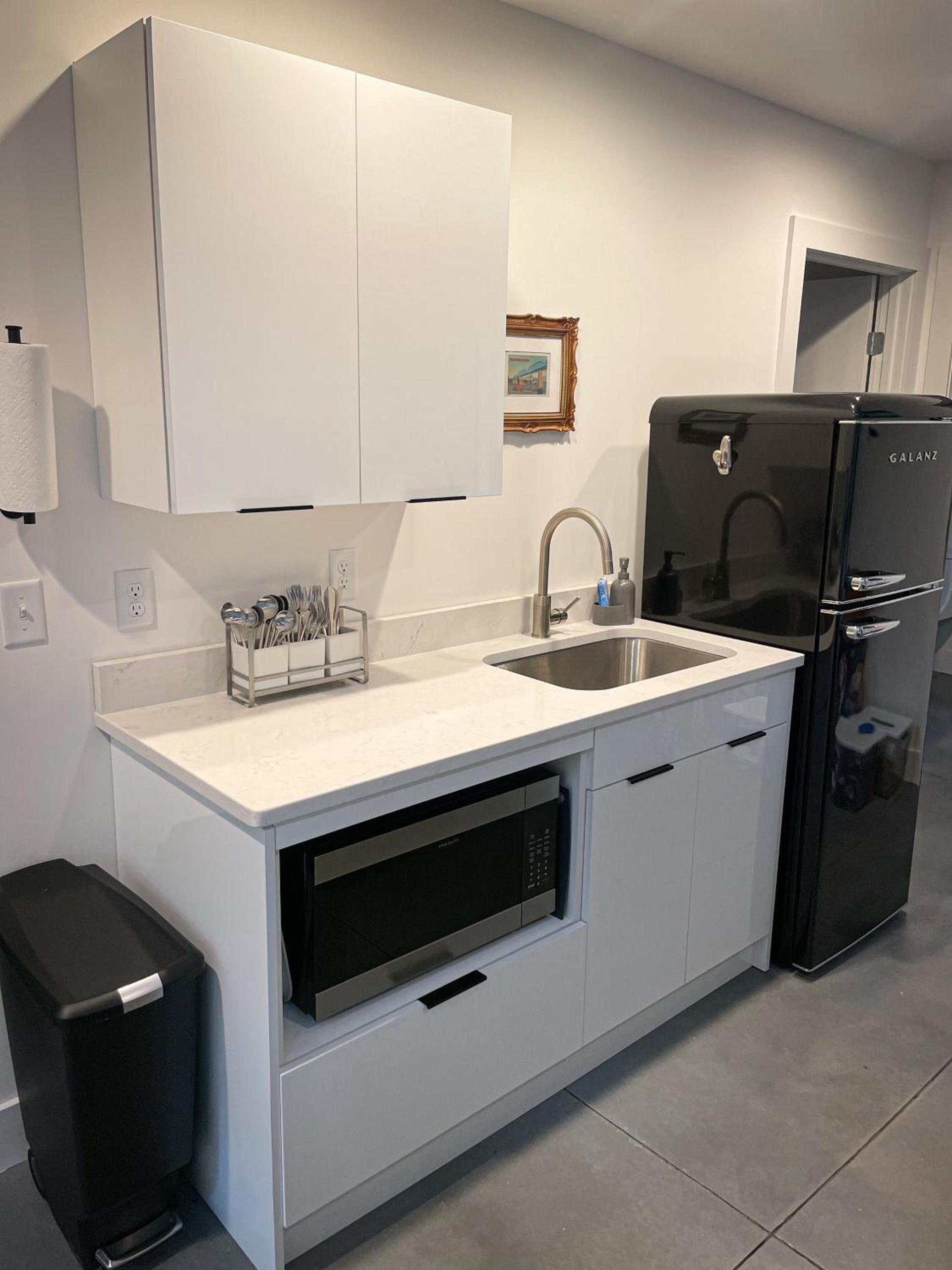 Dwell477 photo 9