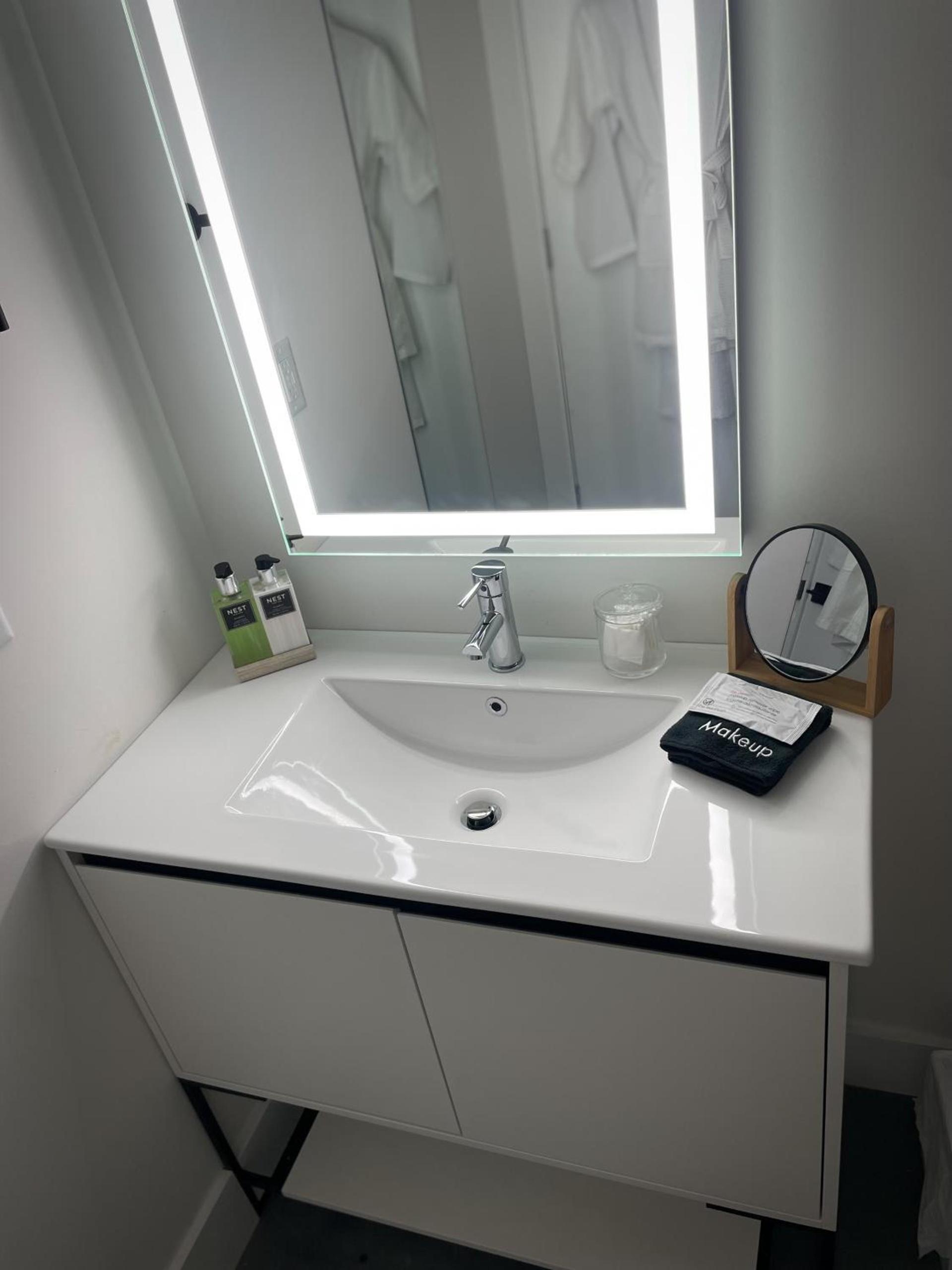 Dwell477 photo 7