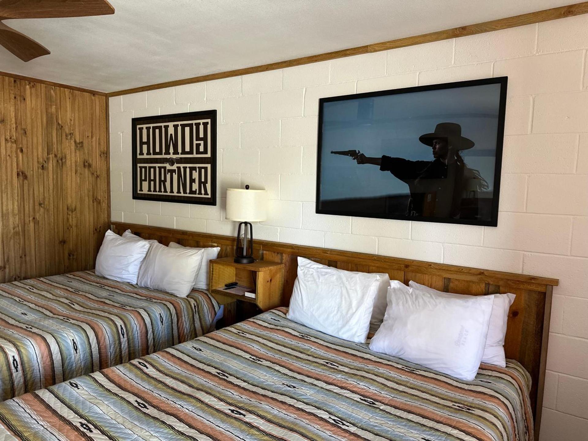 Holiday Motel and RV Park photo 12
