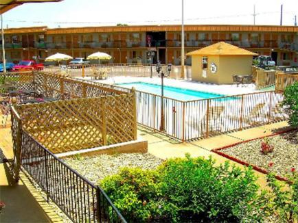Executive Inn, Springdale photo 3