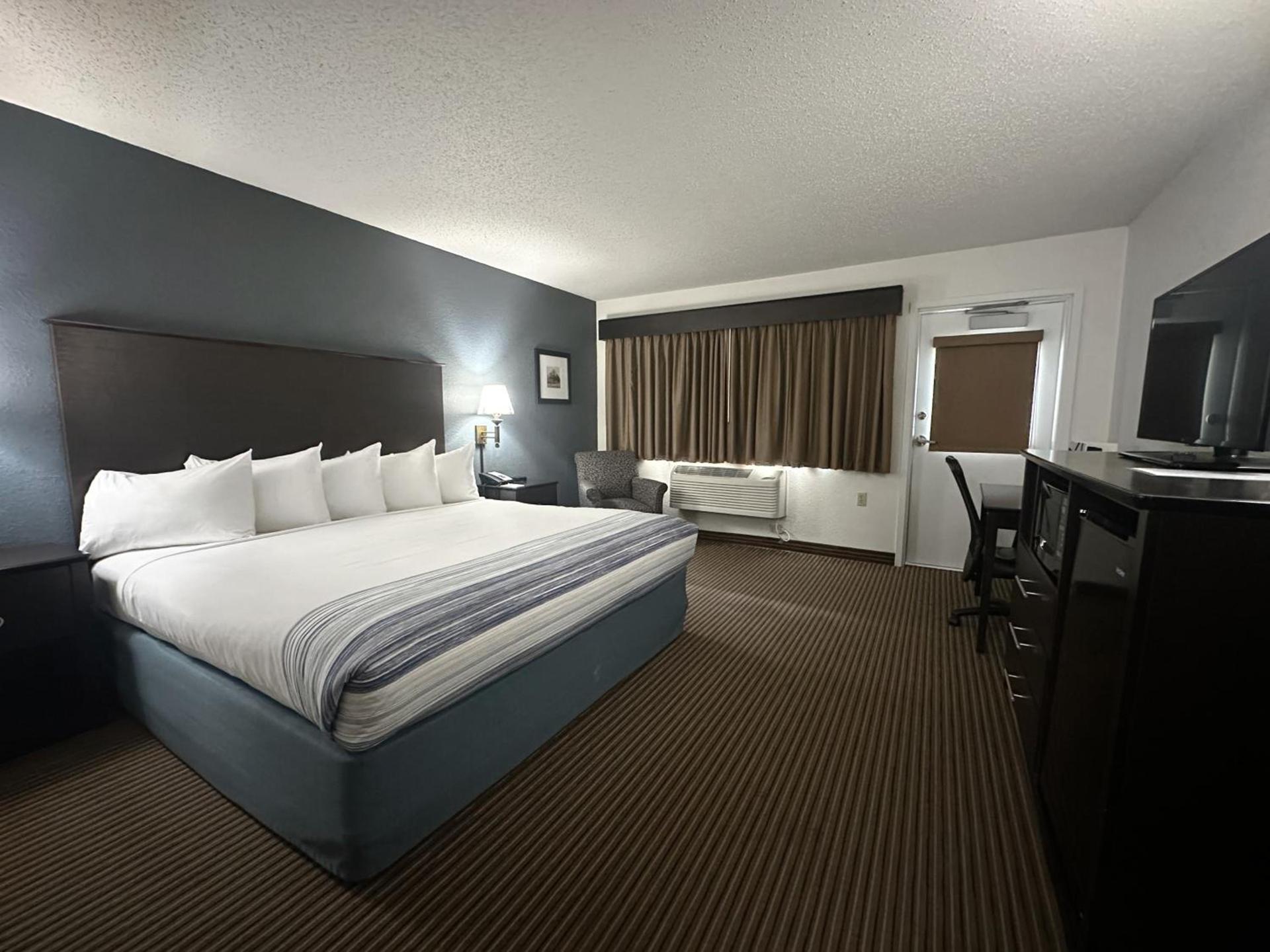 AmericInn by Wyndham Menominee photo 58