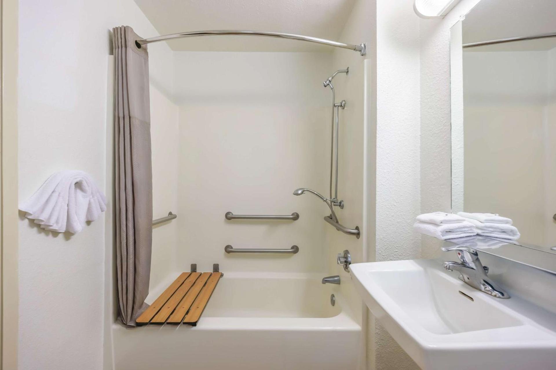 Studio 6 Seattle, WA Sea Tac Airport South photo 7