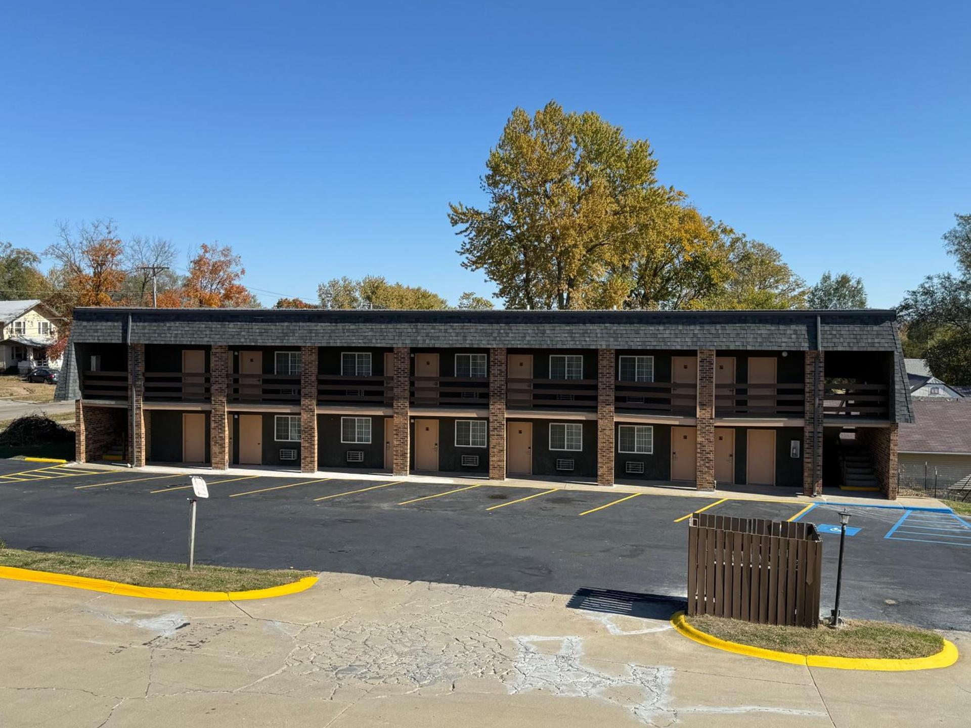 Westbridge Inn and Suites photo 12