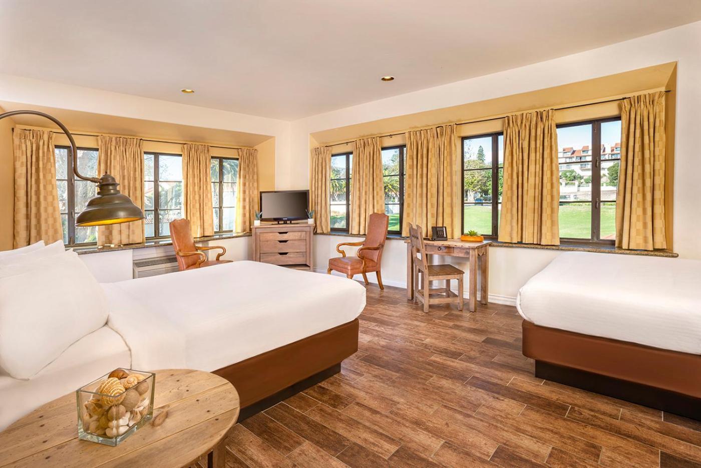 Clocktower Inn Ventura photo 18