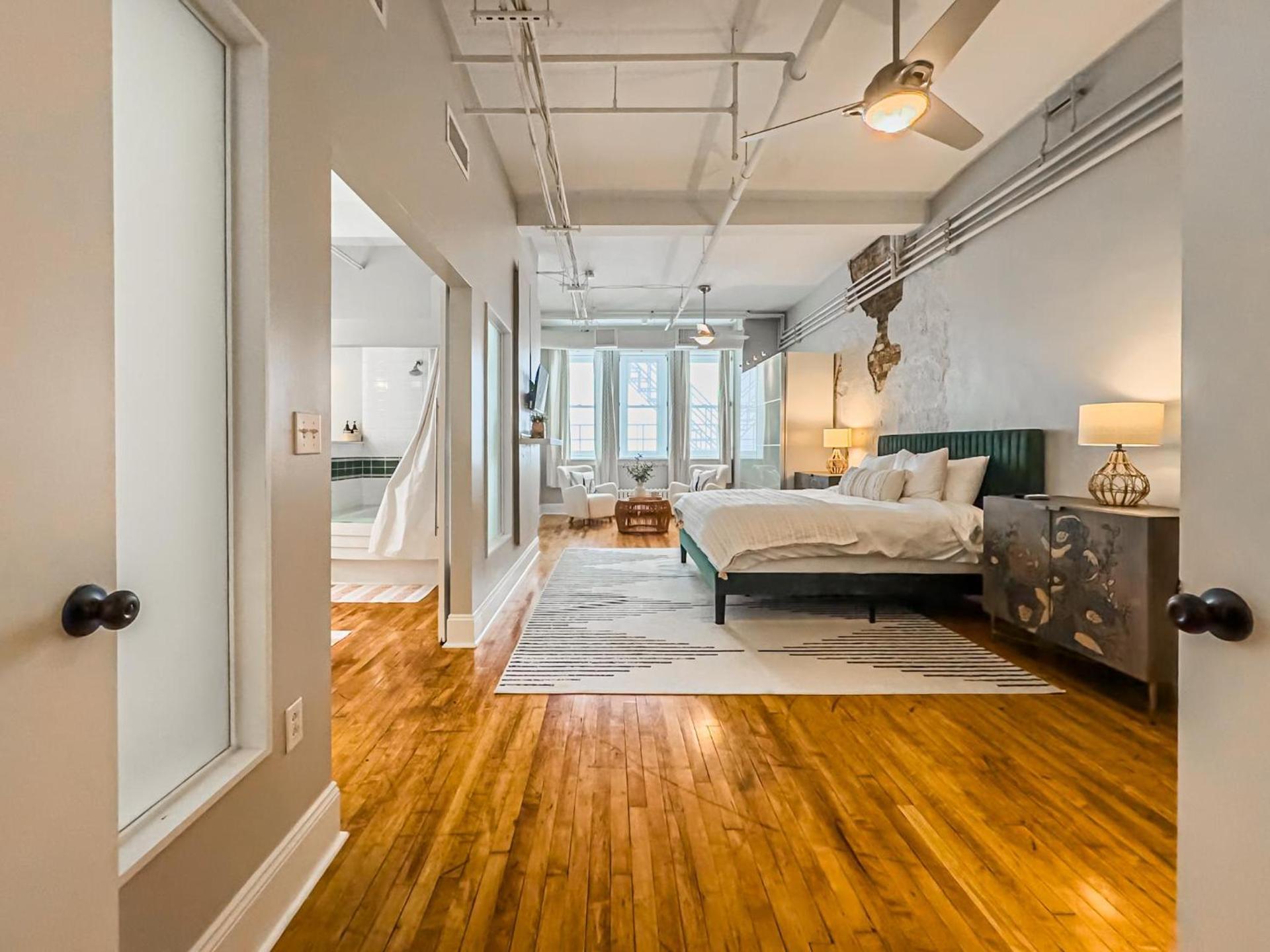The Historic Lyric Presidential Suite photo 14