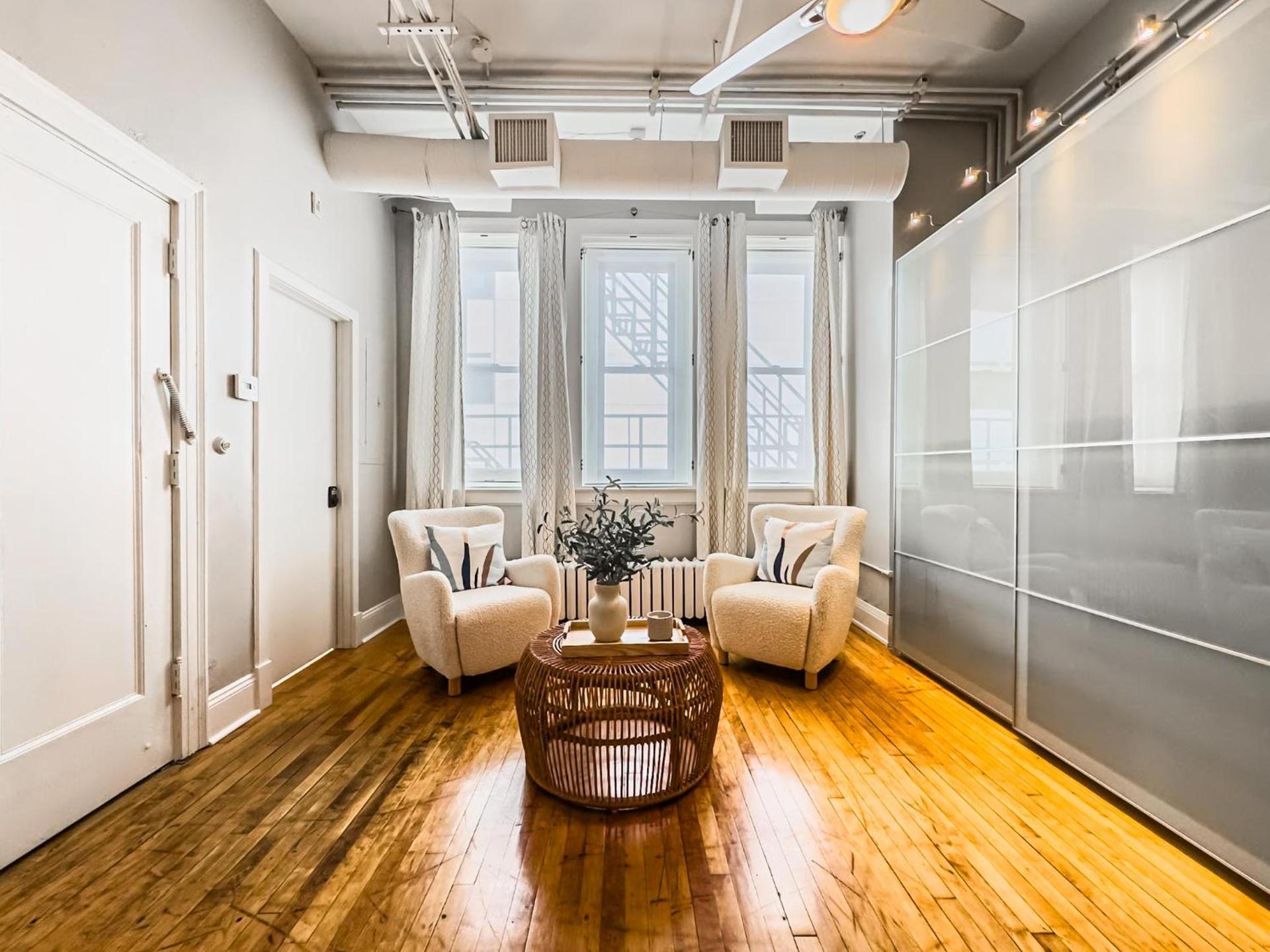 The Historic Lyric Presidential Suite photo 10