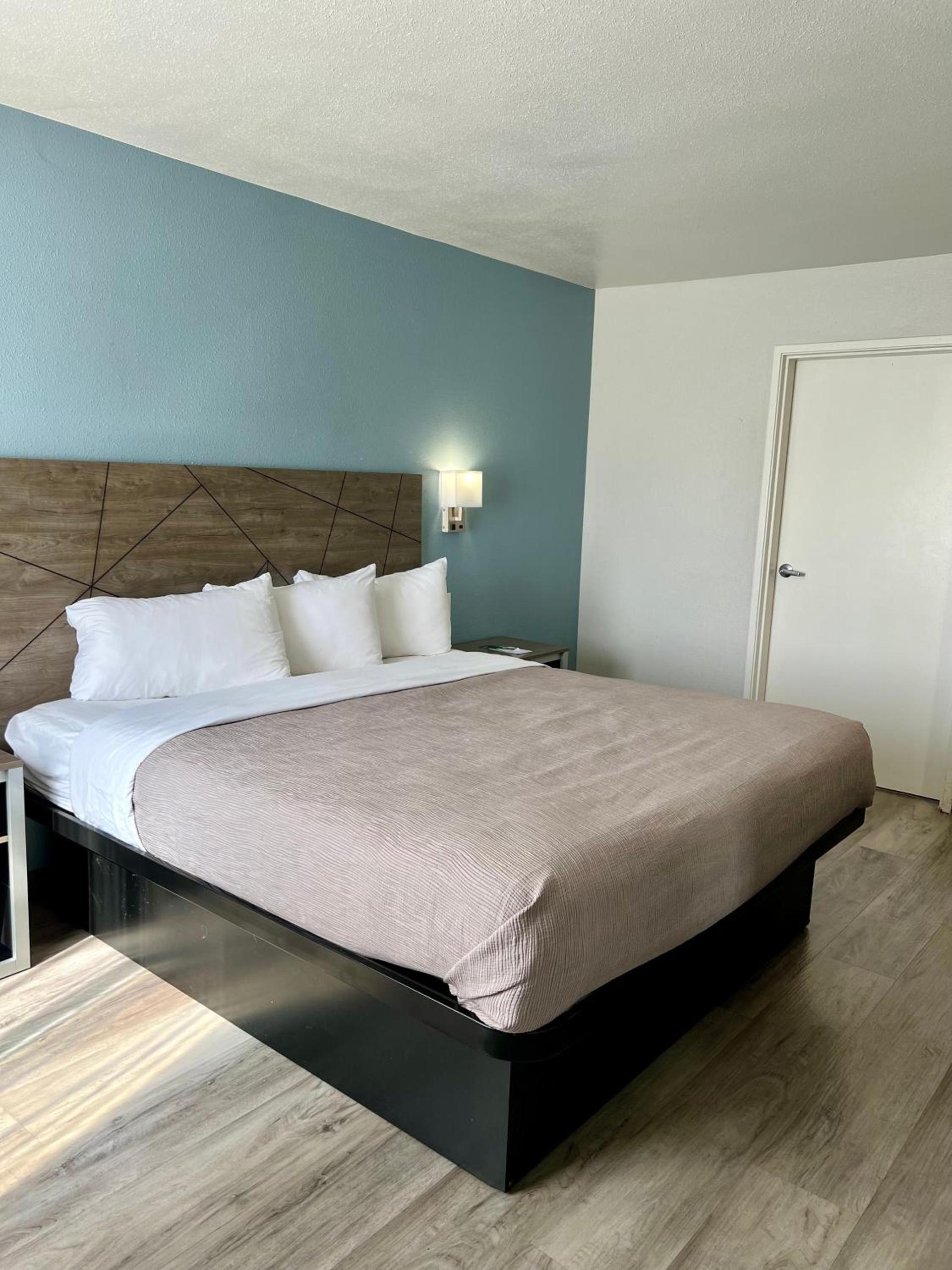 Quality Inn Tracy I-205 photo 23