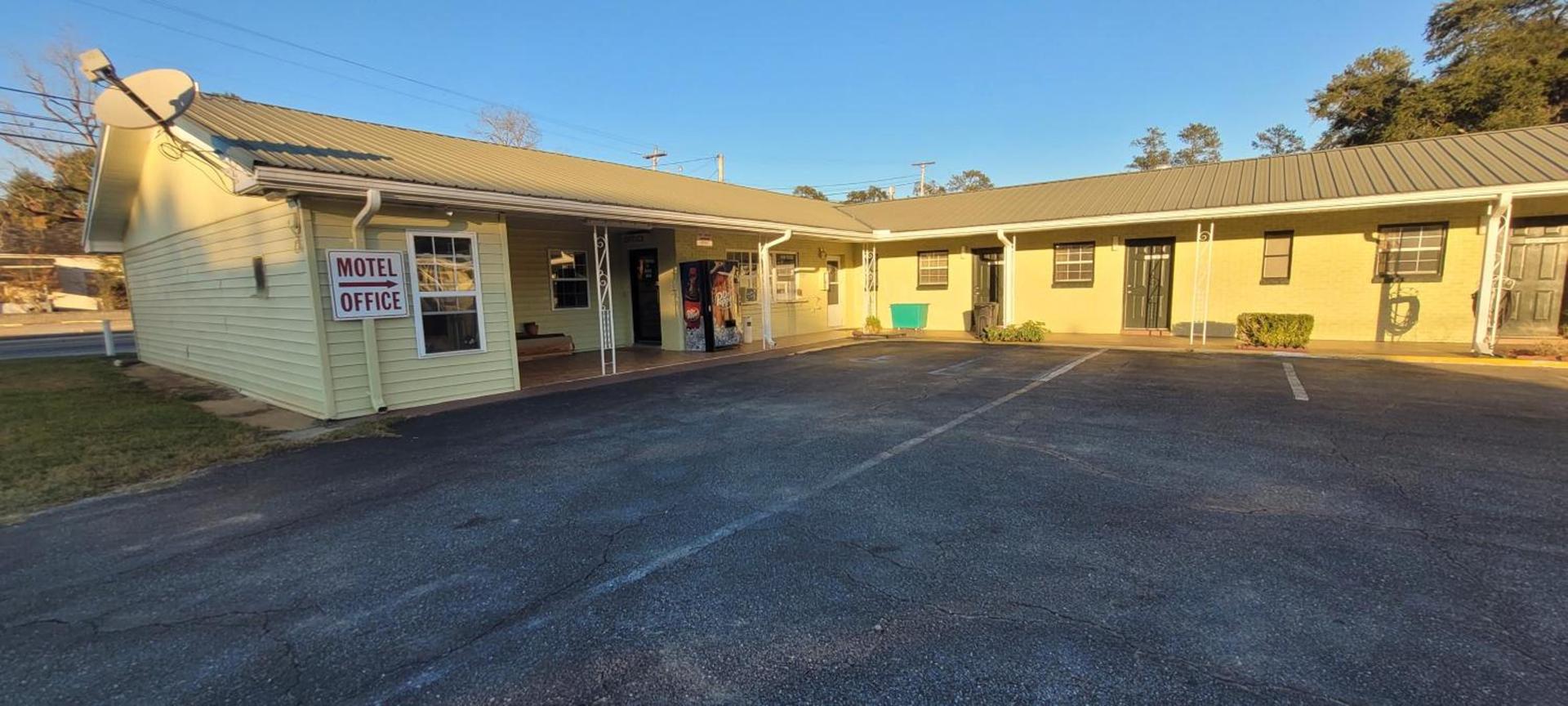 Riviera Motel Elba Near Enterprise US 84 photo 5