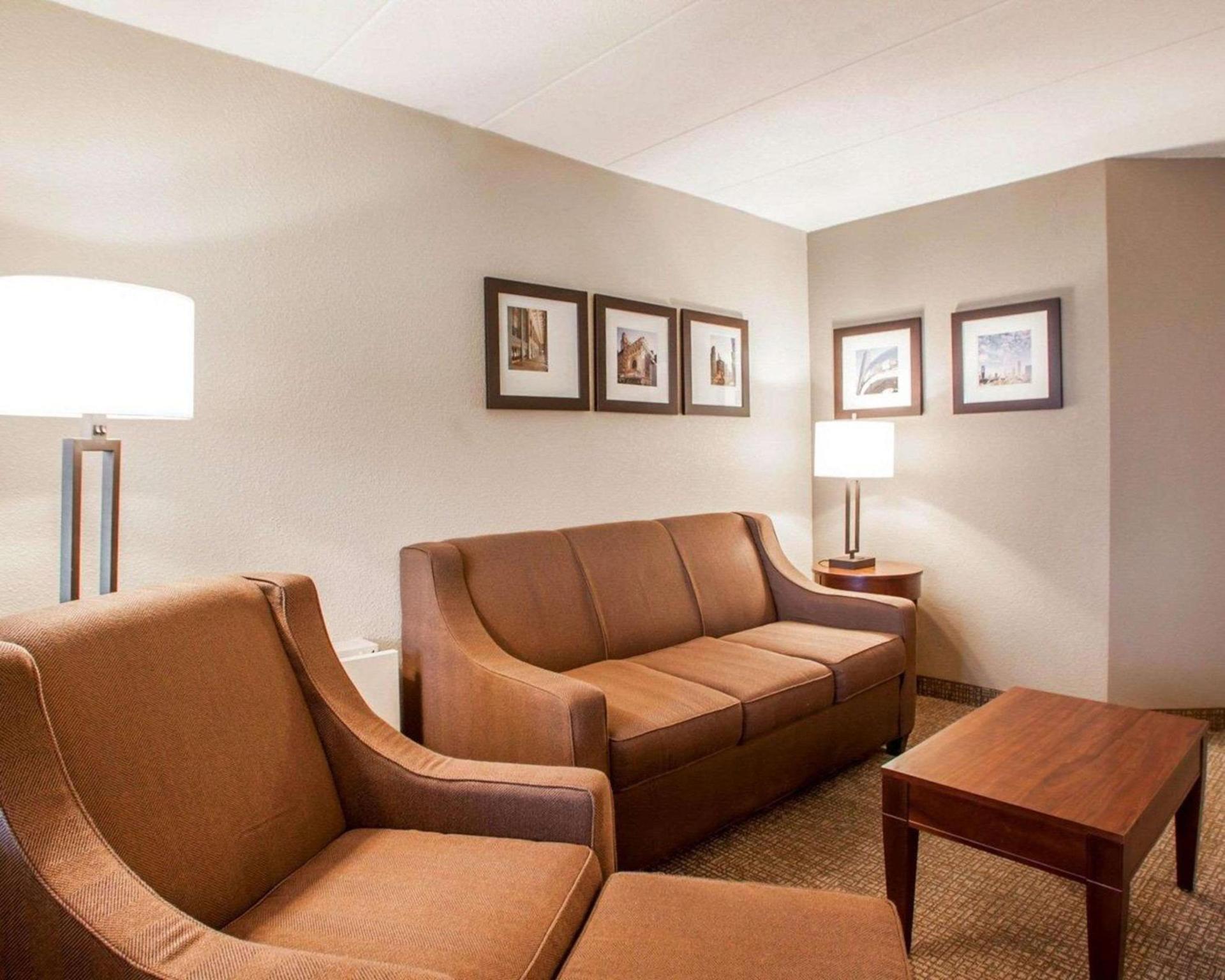 Quality Inn & Suites Orland Park - Chicago photo 30